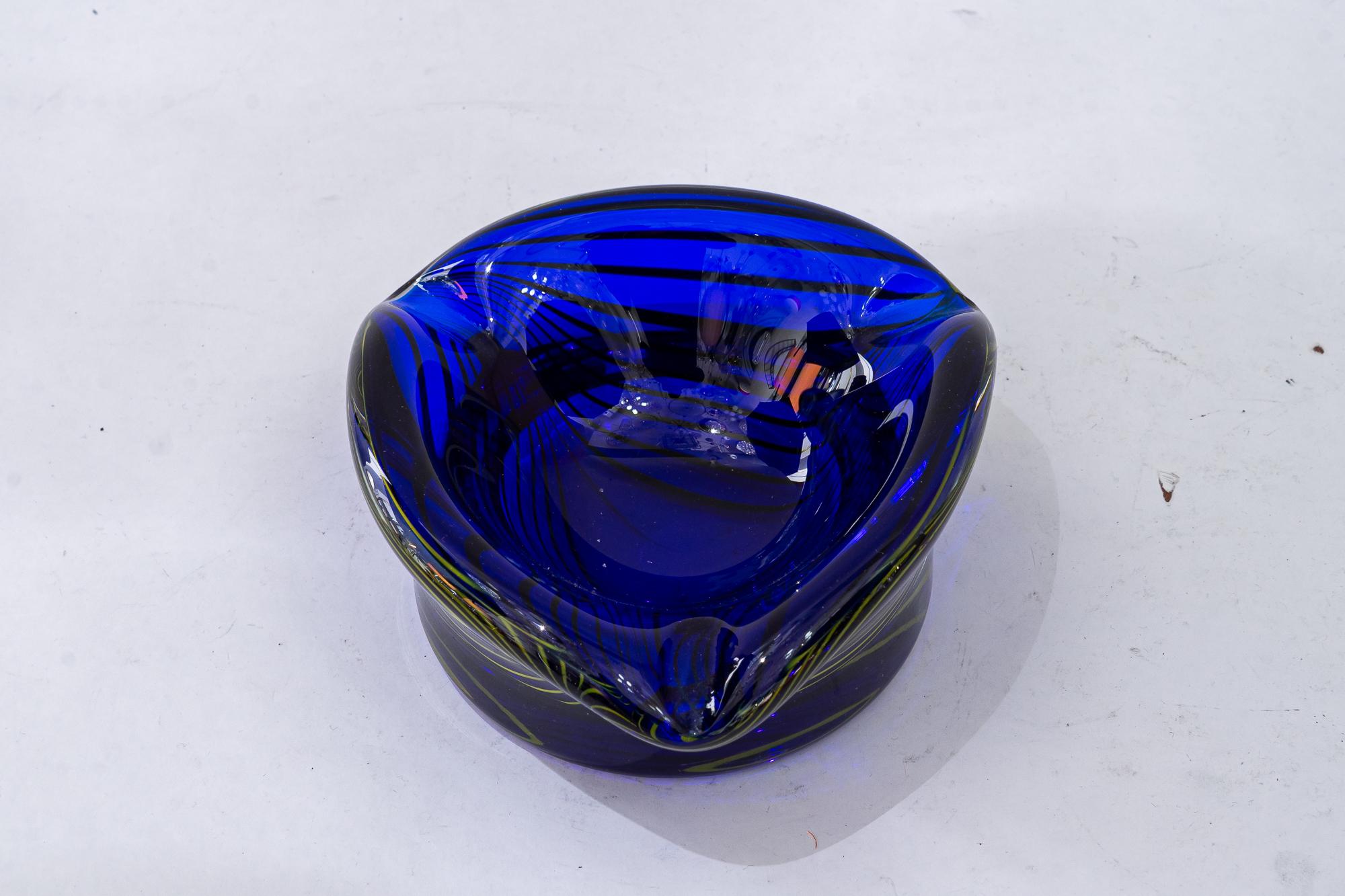 Mid-Century Modern Murano glass ashtray italy around 1970s For Sale
