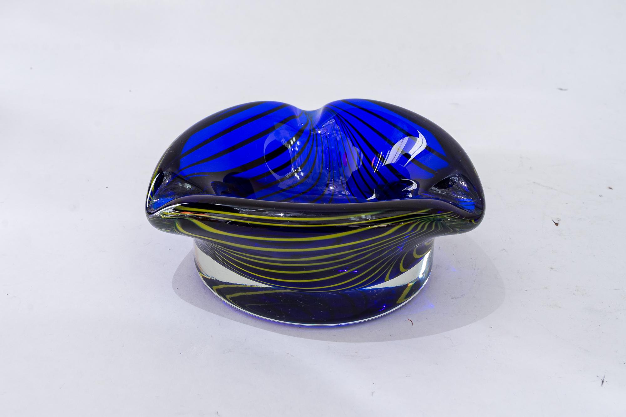Murano glass ashtray italy around 1970s In Good Condition For Sale In Wien, AT
