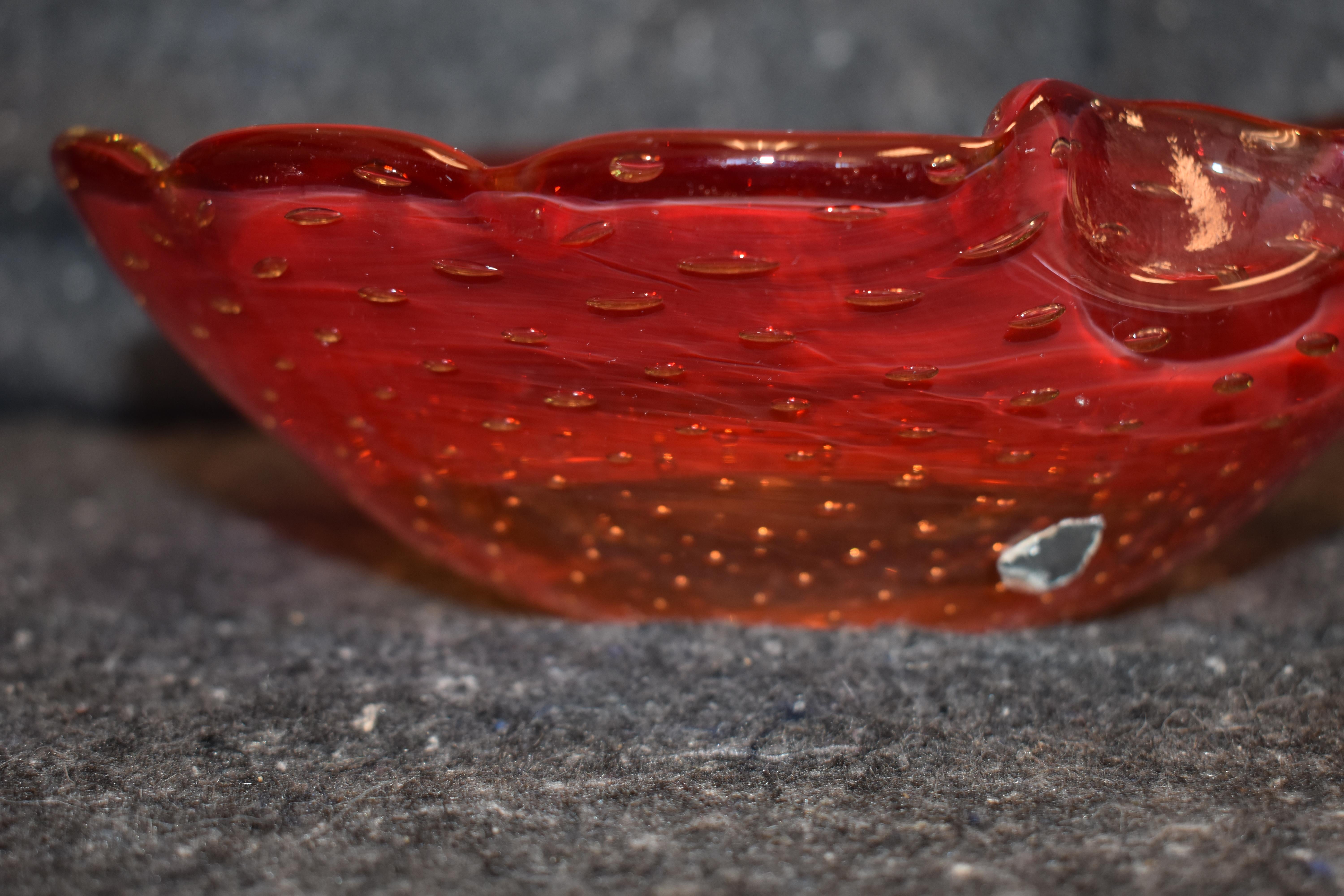 Aschenbecher oder Schale aus Muranoglas in Rot, ca. 1960er Jahre im Zustand „Gut“ im Angebot in Cathedral City, CA