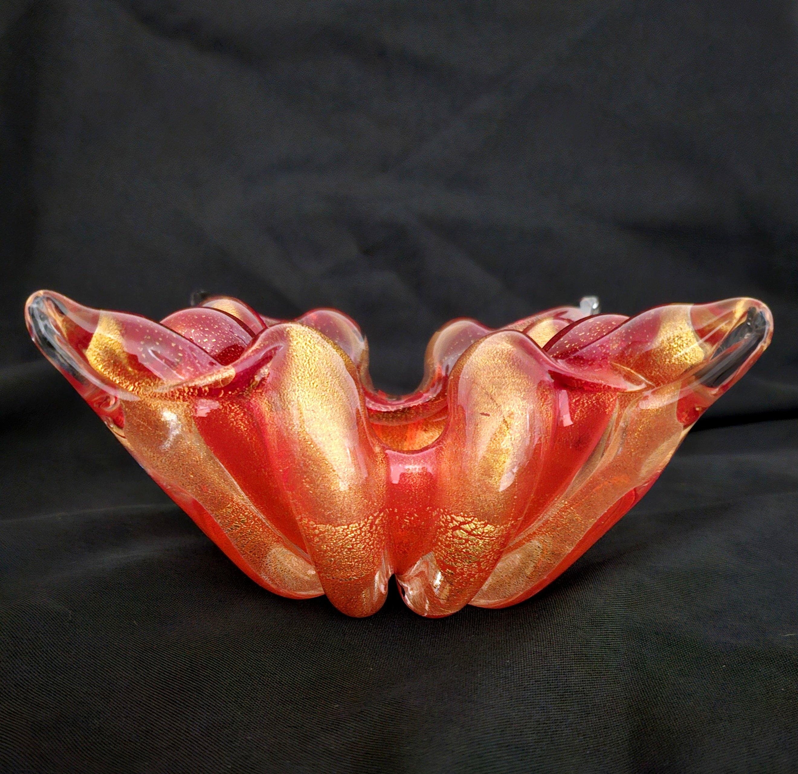 Murano Glass Ashtray, Red w/Gold Polveri / Gold Leaf, Barovier & Toso (assumed) For Sale 3
