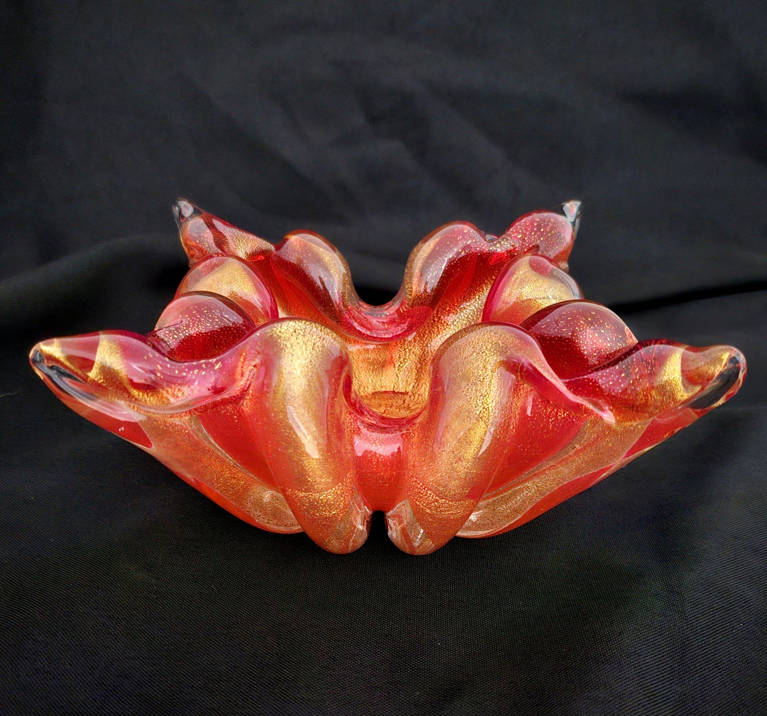 Italian Murano Glass Ashtray, Red w/Gold Polveri / Gold Leaf, Barovier & Toso (assumed) For Sale