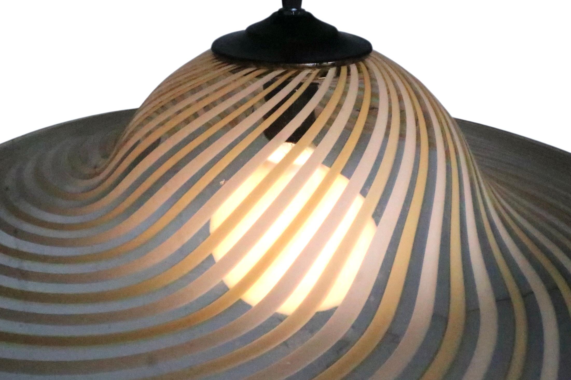 Cristal de Murano  Araña con forma de campana att. a Lino Tagliapidetra c. 1970's siglo XX en venta