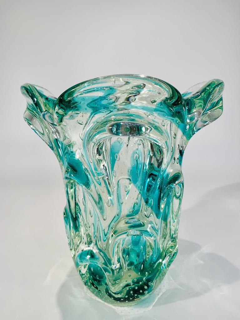 Incredible Murano glass bicolor circa 1950 with air bubbles. Hand mad.