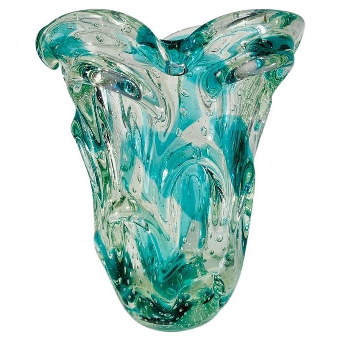 Large Murano glass bicolor circa 1950 vase with air bubbles.  For Sale