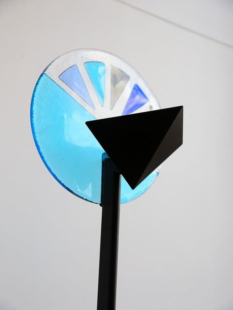 Postmoderno Lampada da terra in vetro di Murano e metallo nero di ITRE Firme di Vetro