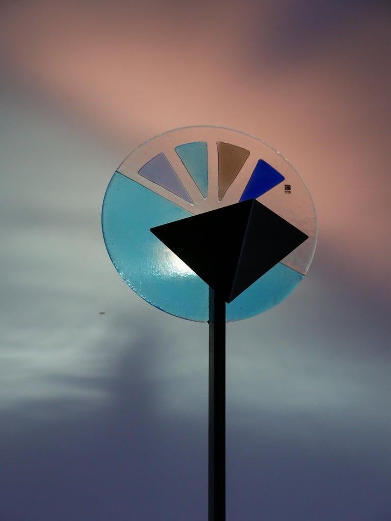 Italiano Lampada da terra in vetro di Murano e metallo nero di ITRE Firme di Vetro