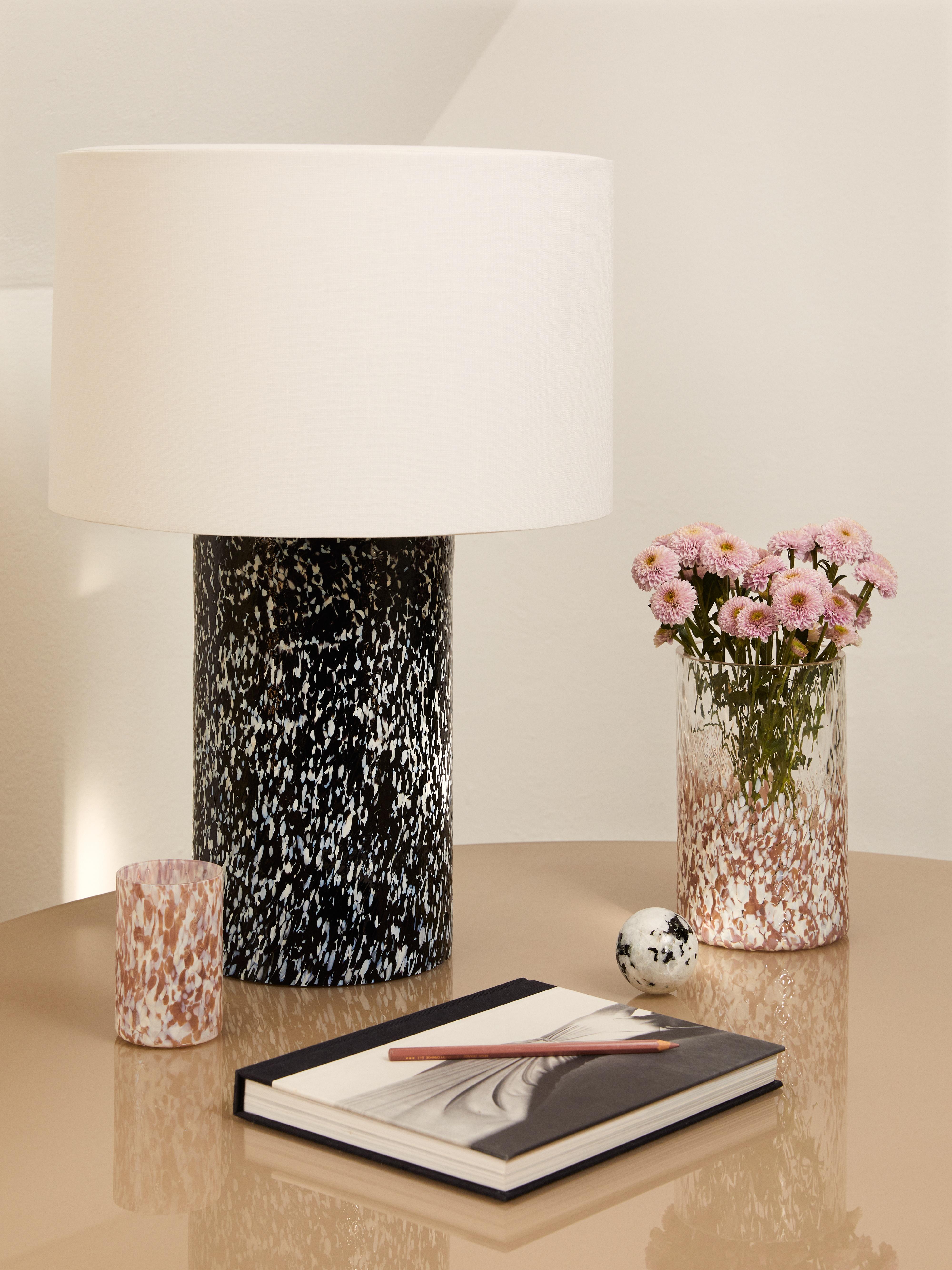 Murano Glass Black & White Pillar Lamp with Linen Lampshade by Stories of Italy In New Condition For Sale In Milano, IT