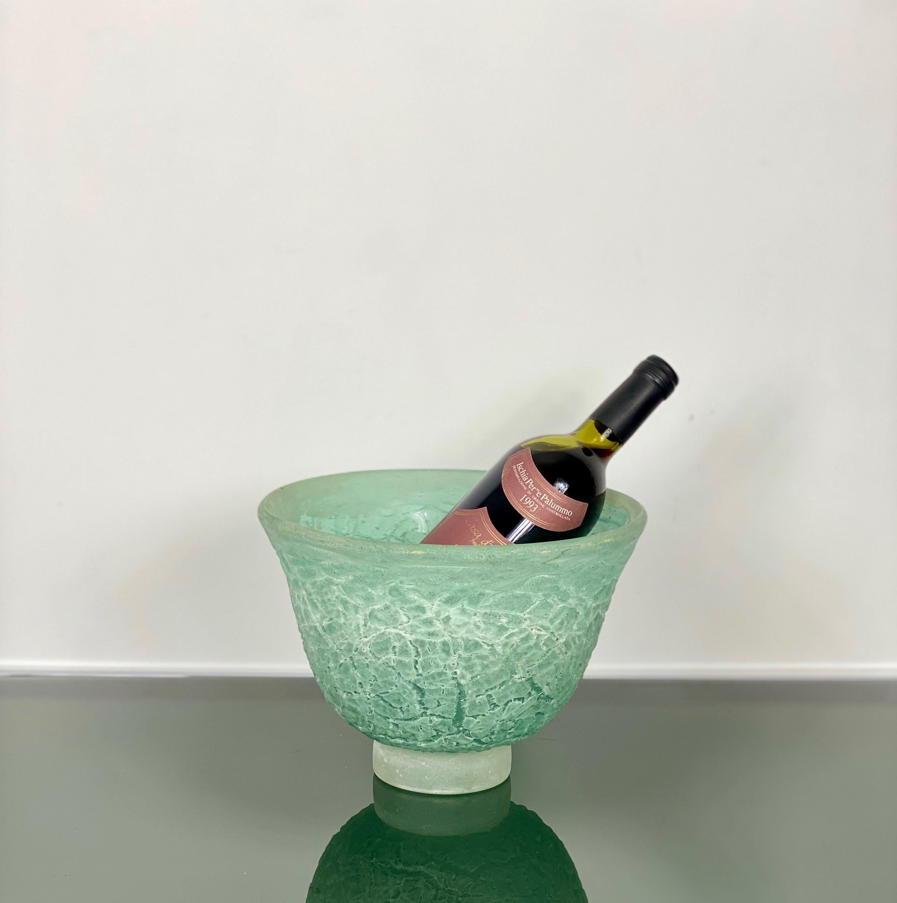 italien Vase de centre de table en verre soufflé de Murano signé de la technique Cenedese Scavo:: Italie:: 1970 en vente