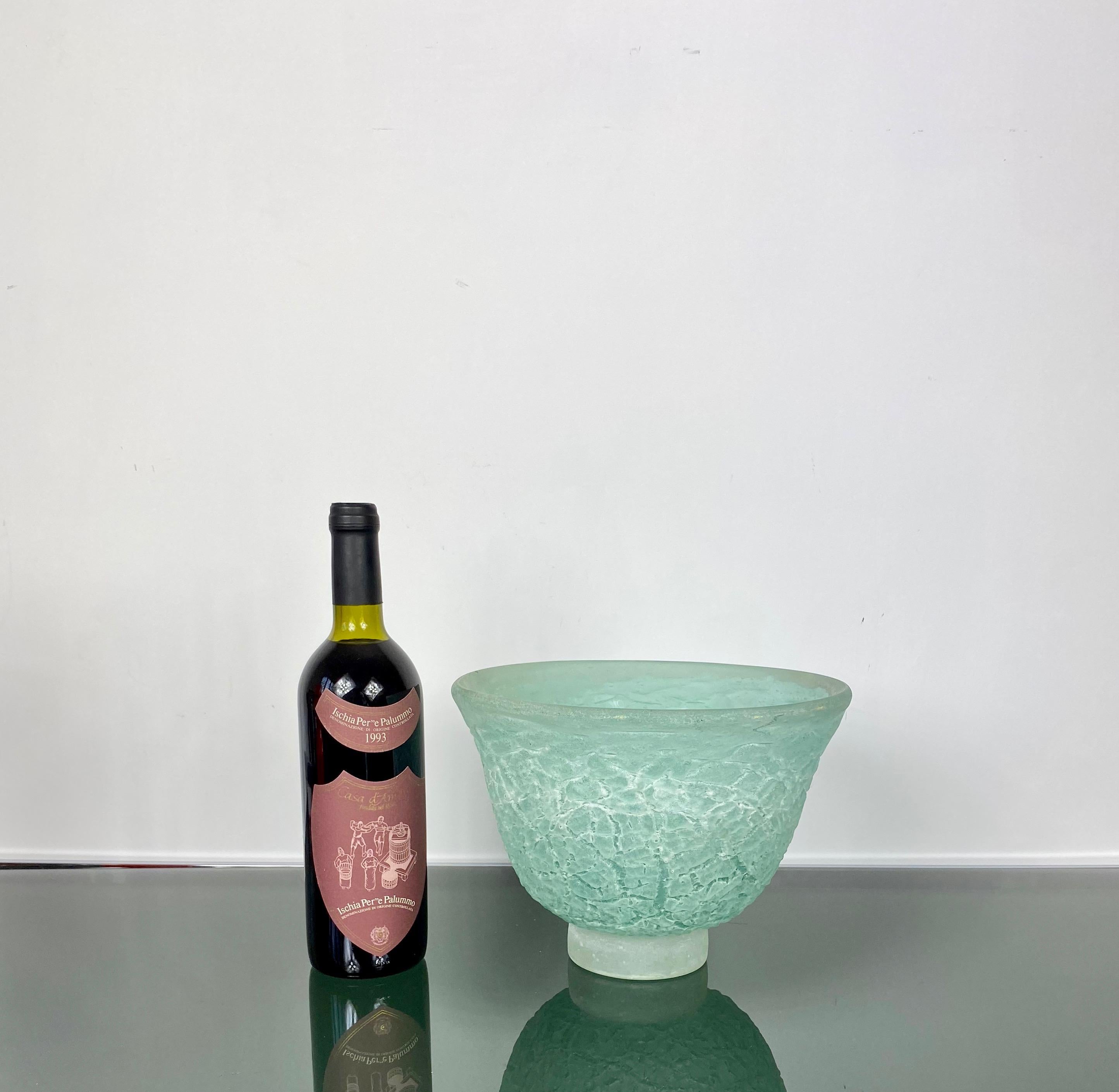 Vase de centre de table en verre soufflé de Murano signé de la technique Cenedese Scavo:: Italie:: 1970 Bon état - En vente à Rome, IT