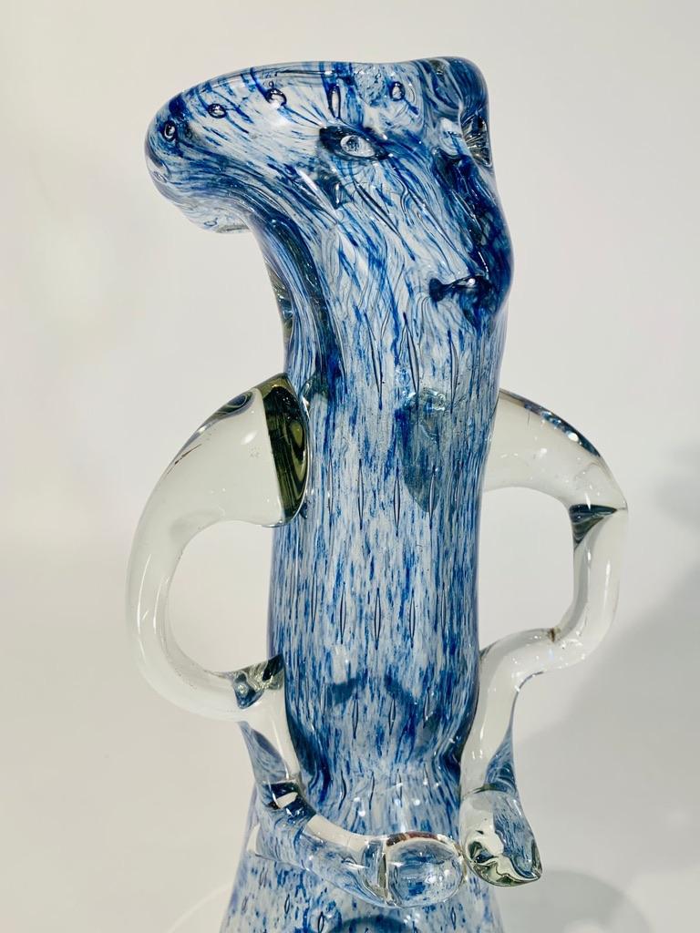 Milieu du XXe siècle Vase sculptural en verre de Murano bleu circa 1950 arbre en vente