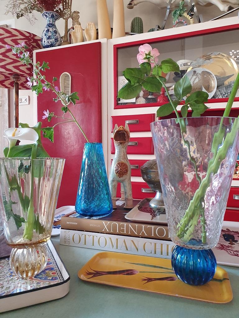 Blaue Blumenvase aus Muranoglas Handgefertigt in Italien von Stories of Italy im Zustand „Neu“ im Angebot in ROCCAVIVARA CB, IT