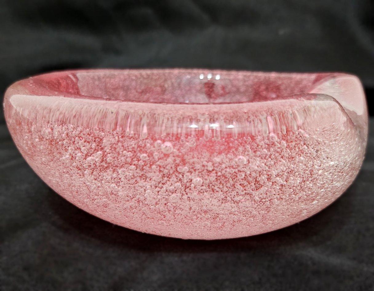 Other Pinks in White Murano Glass Bollicine/Pulegoso Bowl, Mid-Century Modern, Italy
