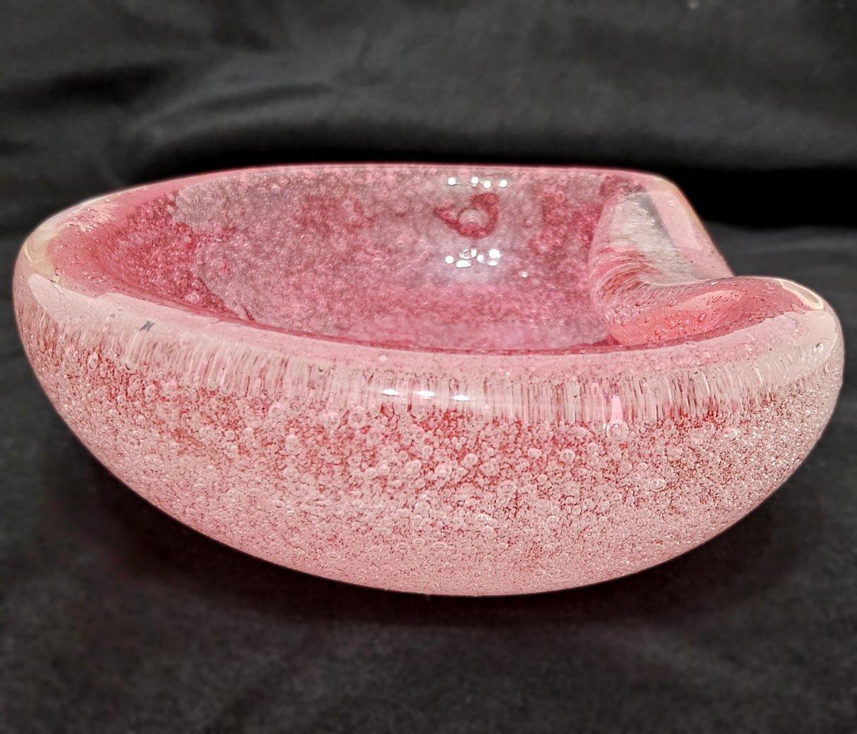 Pinks in White Murano Glass Bollicine/Pulegoso Bowl, Mid-Century Modern, Italy 1