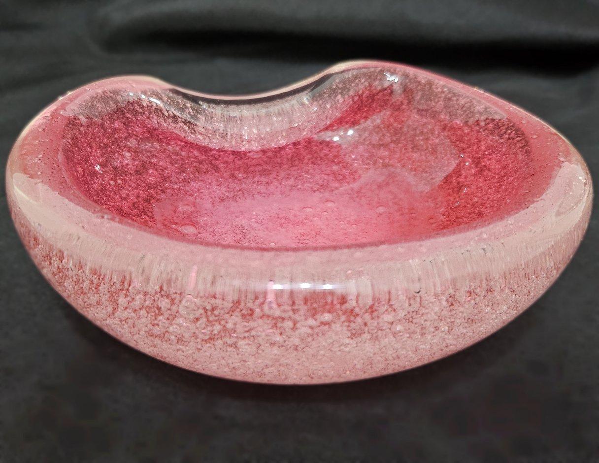 Pinks in White Murano Glass Bollicine/Pulegoso Bowl, Mid-Century Modern, Italy 2