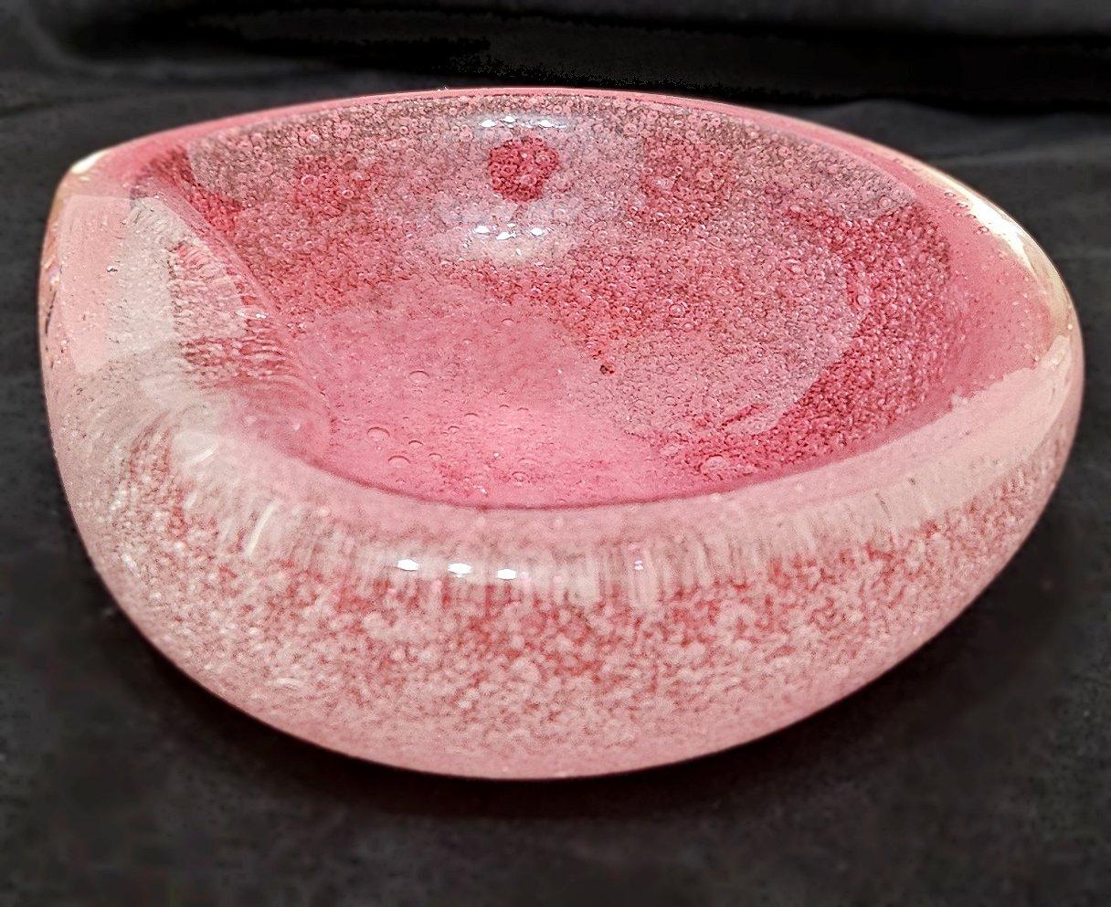 Pinks in White Murano Glass Bollicine/Pulegoso Bowl, Mid-Century Modern, Italy 3