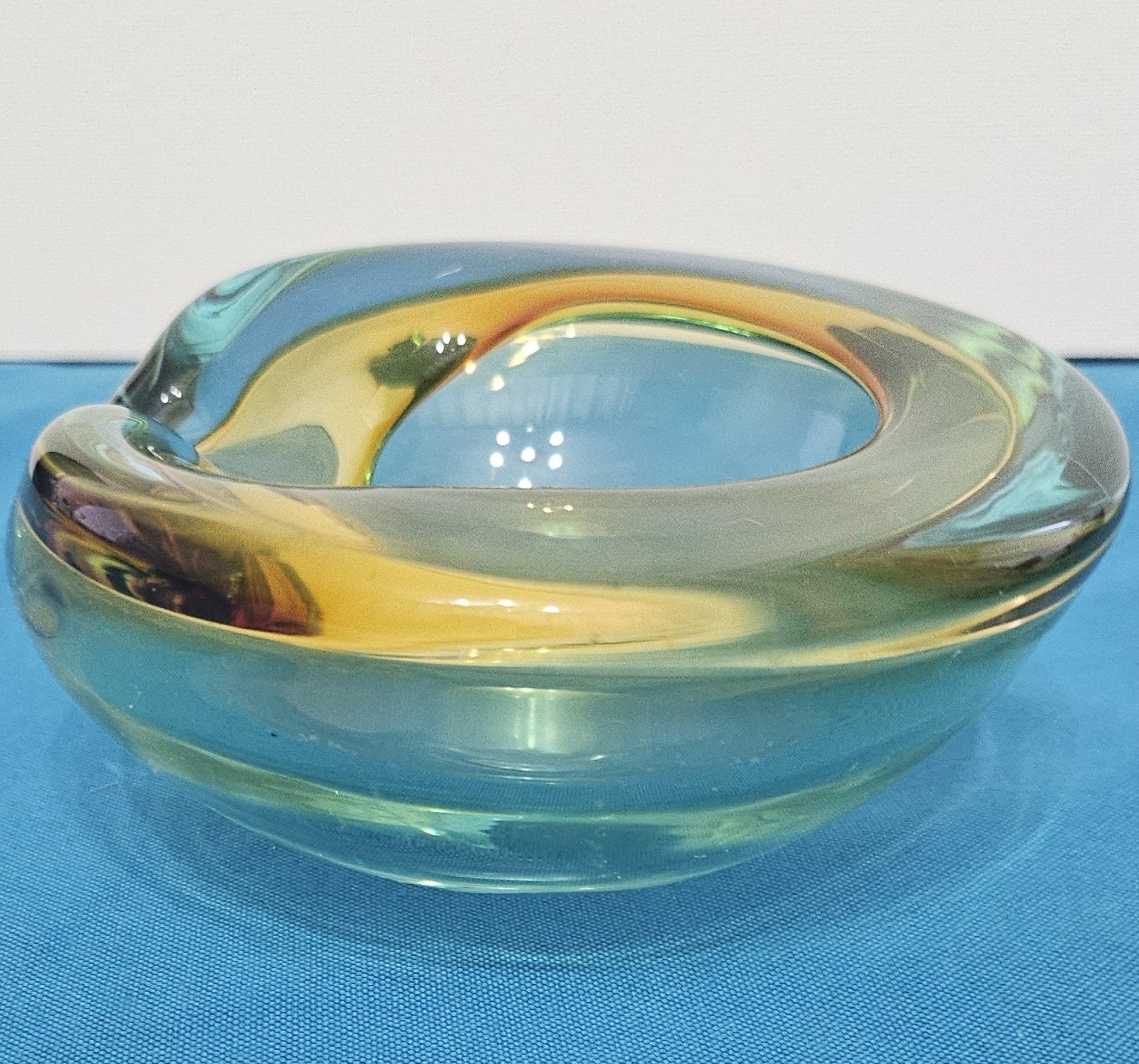 20ième siècle Coupe en verre de Murano, Alfredo Barbini ou Seguso, Aqua Green & Greene Greene en vente