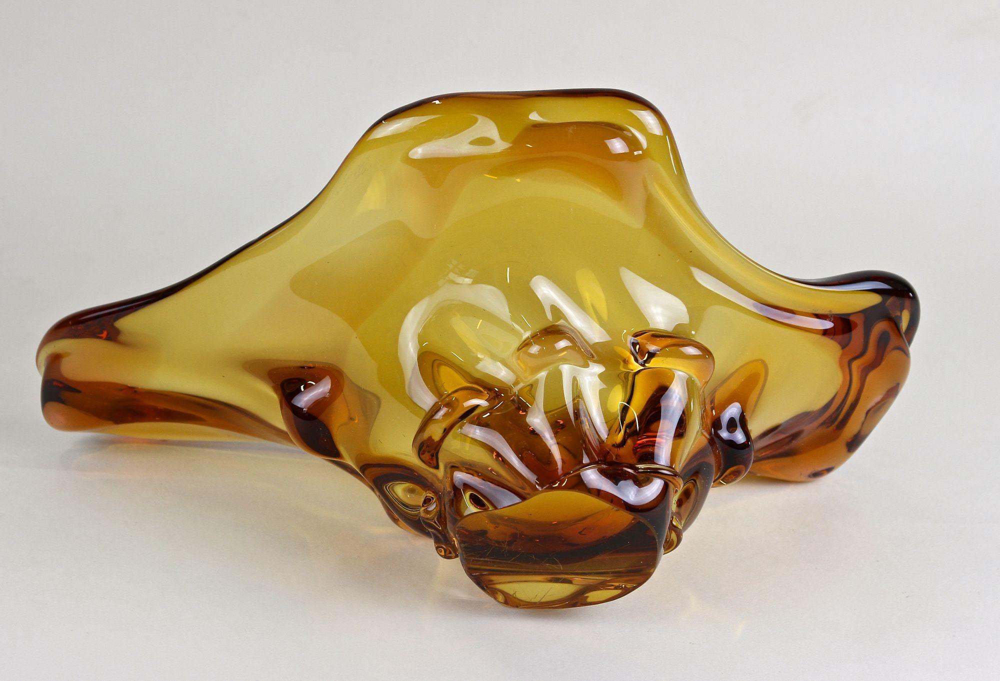 Bol en verre de Murano couleur ambre Milieu du siècle, Italie, vers 1960/70 en vente 7