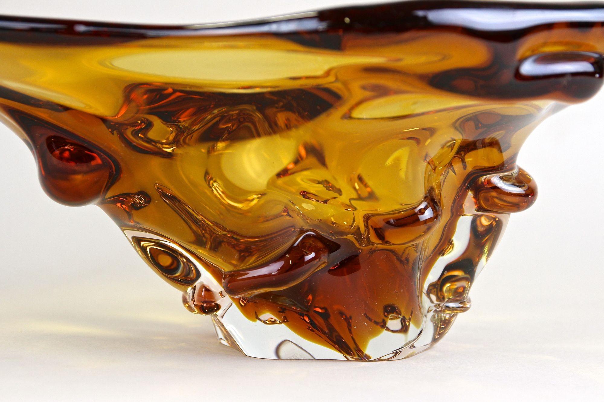 Bol en verre de Murano couleur ambre Milieu du siècle, Italie, vers 1960/70 en vente 3