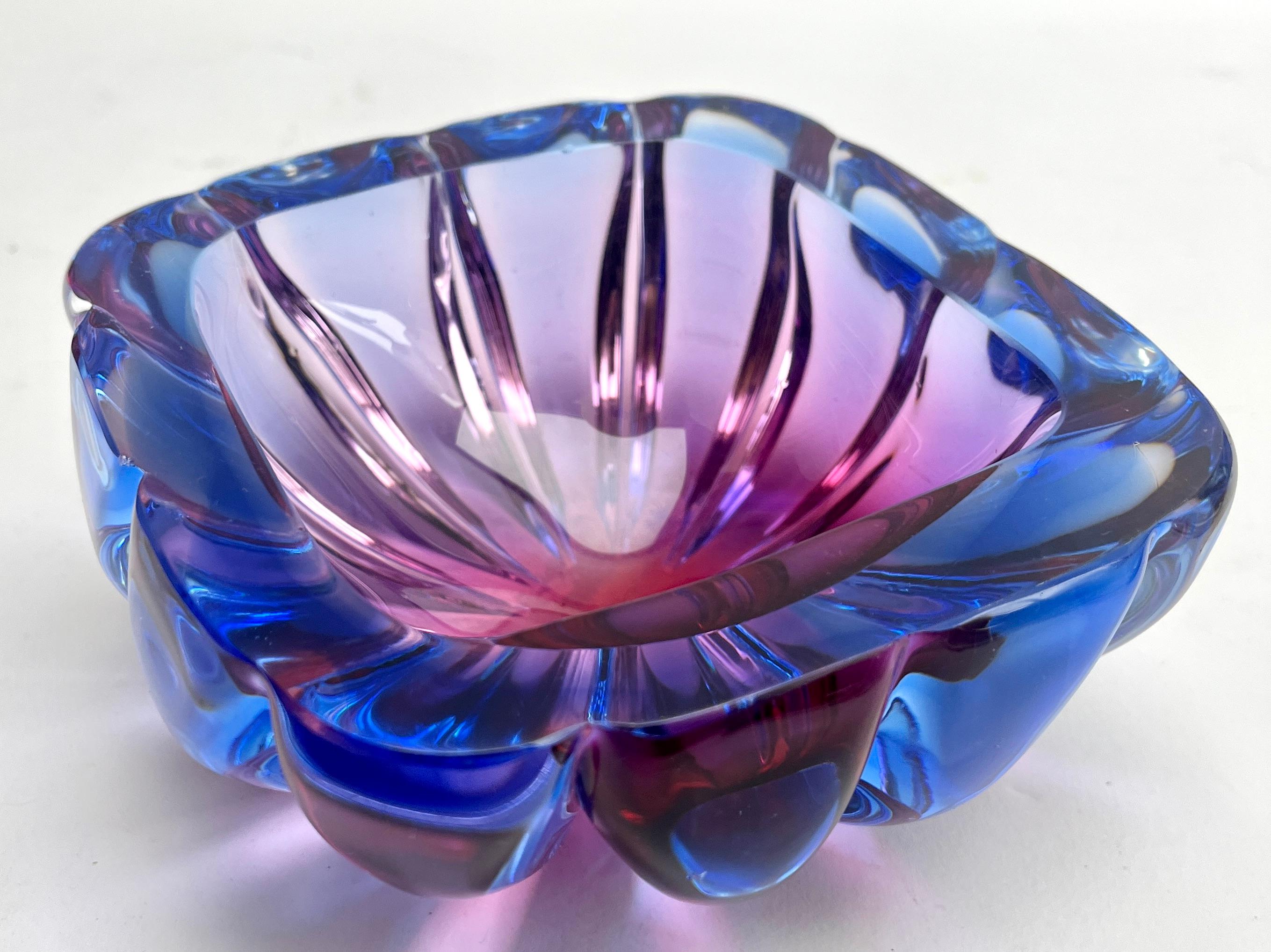 Italiano Ciotola in vetro di Murano attribuita a Flavio Poli per Seguso in vendita