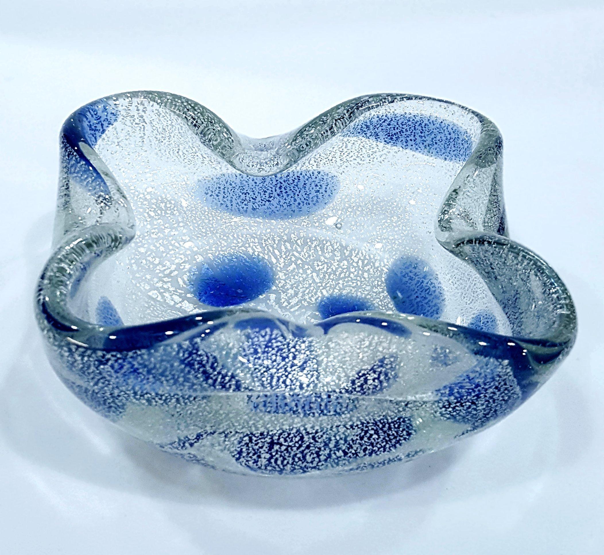 Vintage Murano Glass Bowl, Blue A Macchie & Silver Fleck  - Barovier & Toso For Sale 4
