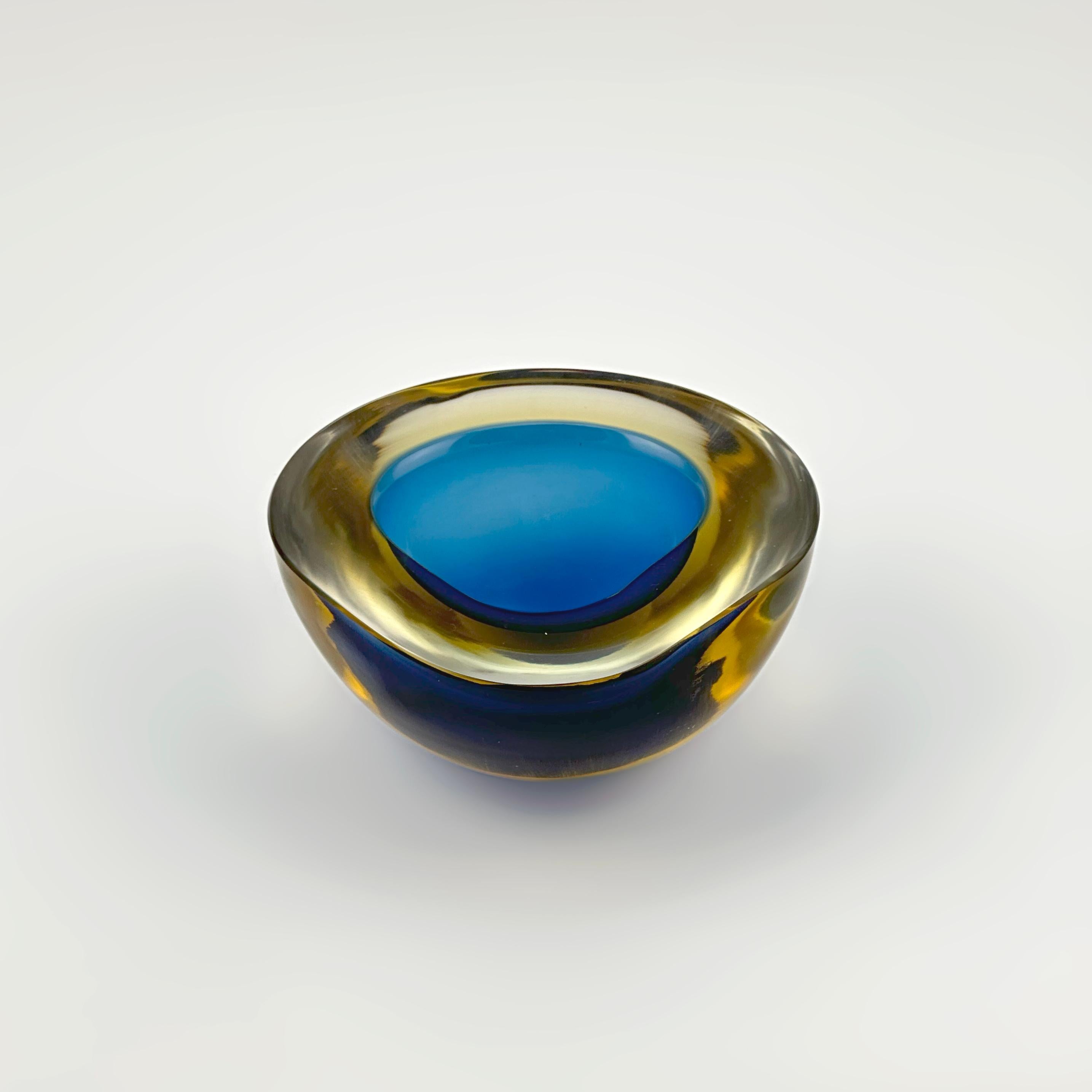 Italian Murano Glass Blue and Yellow Teardrop Sommerso Geode Bowl c. 1960s Italy For Sale