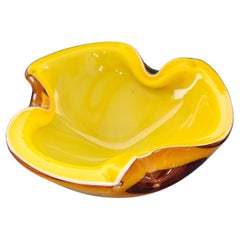 Mid-Century Modern Murano Glass Bowl by Alfredo Barbini for Seguso