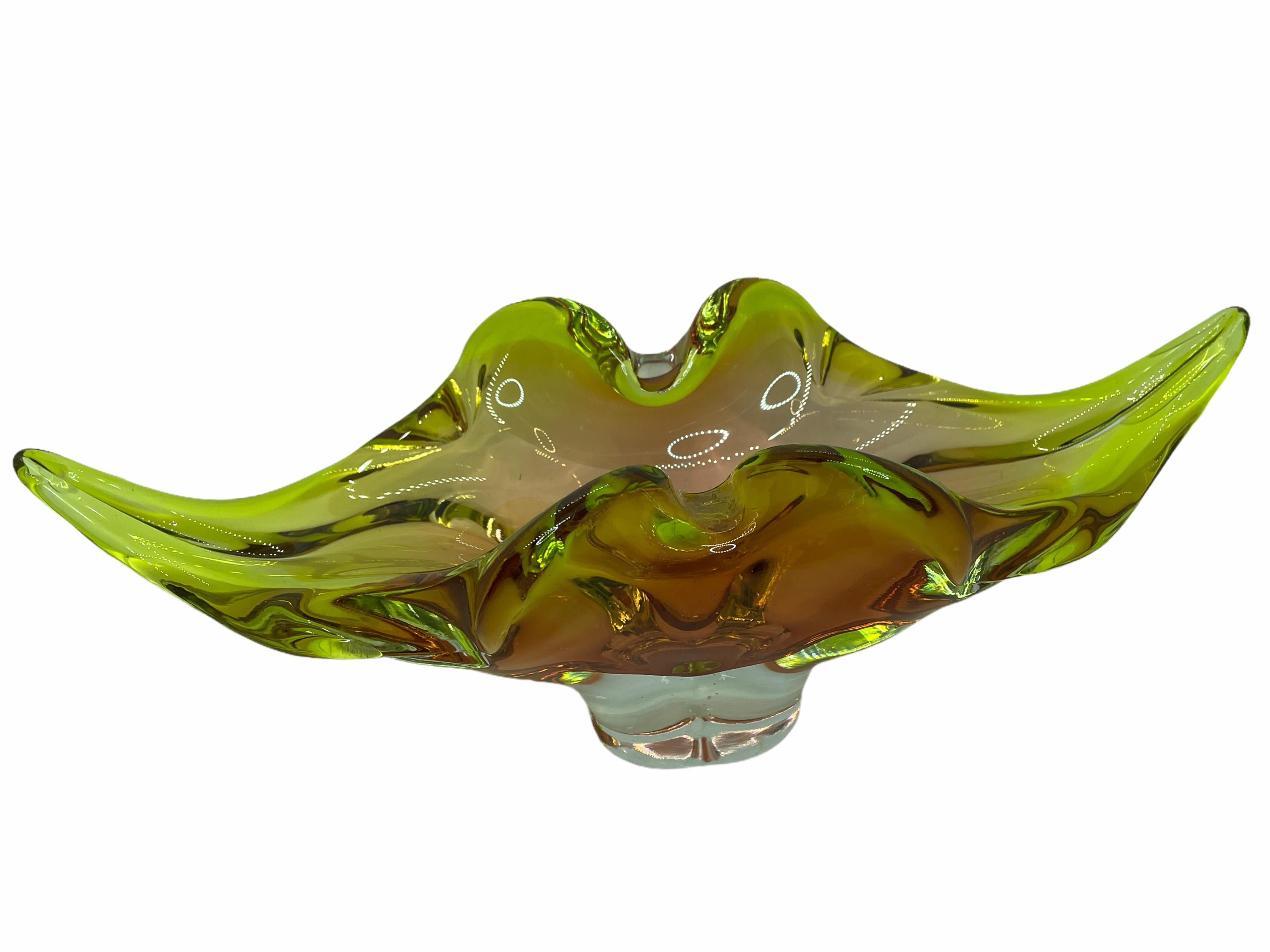 Italian Murano Glass Bowl Catchall Lime Green and Rose Pink Vintage, Italy, 1970s For Sale