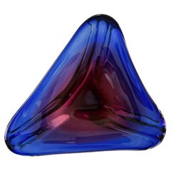 Cuenco de cristal de Murano, centro de mesa triangular azul rosa de forma libre c.1970 Italia