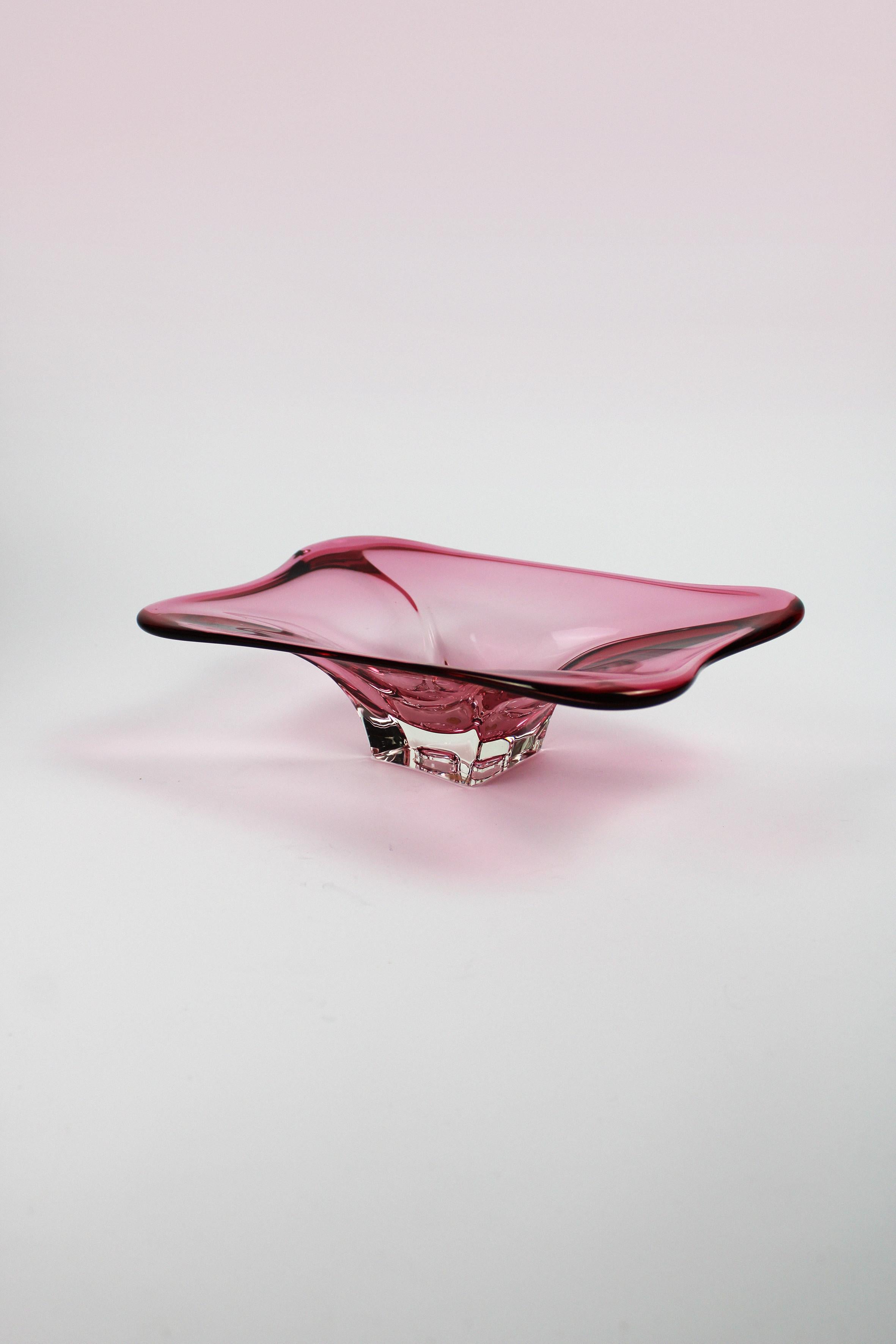 Murano Glas Schale Glas rosa Sommerso Kunst mundgeblasen Vintage Italien 20. Jahrhundert (Moderne der Mitte des Jahrhunderts) im Angebot