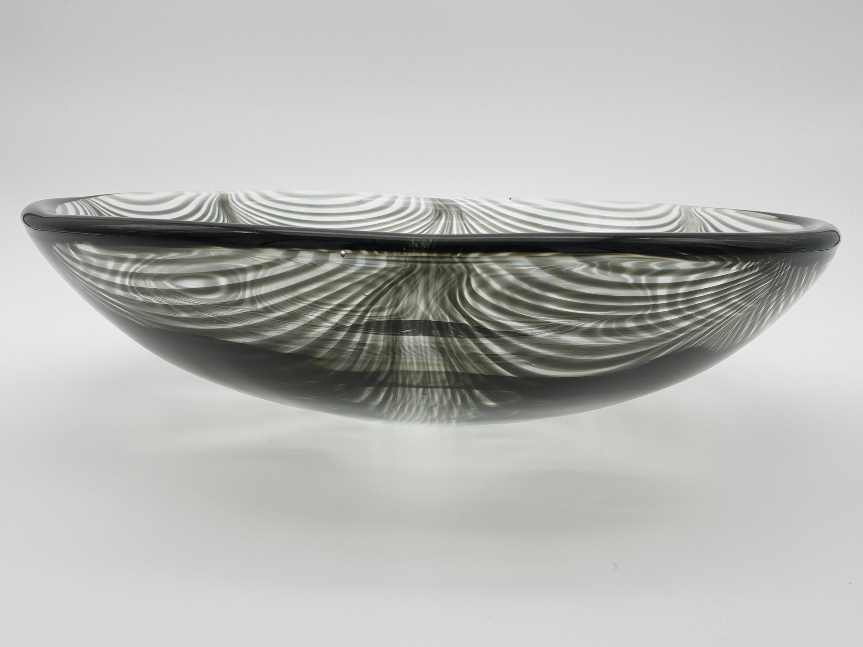 Glass bowl in clear color with dark gray 