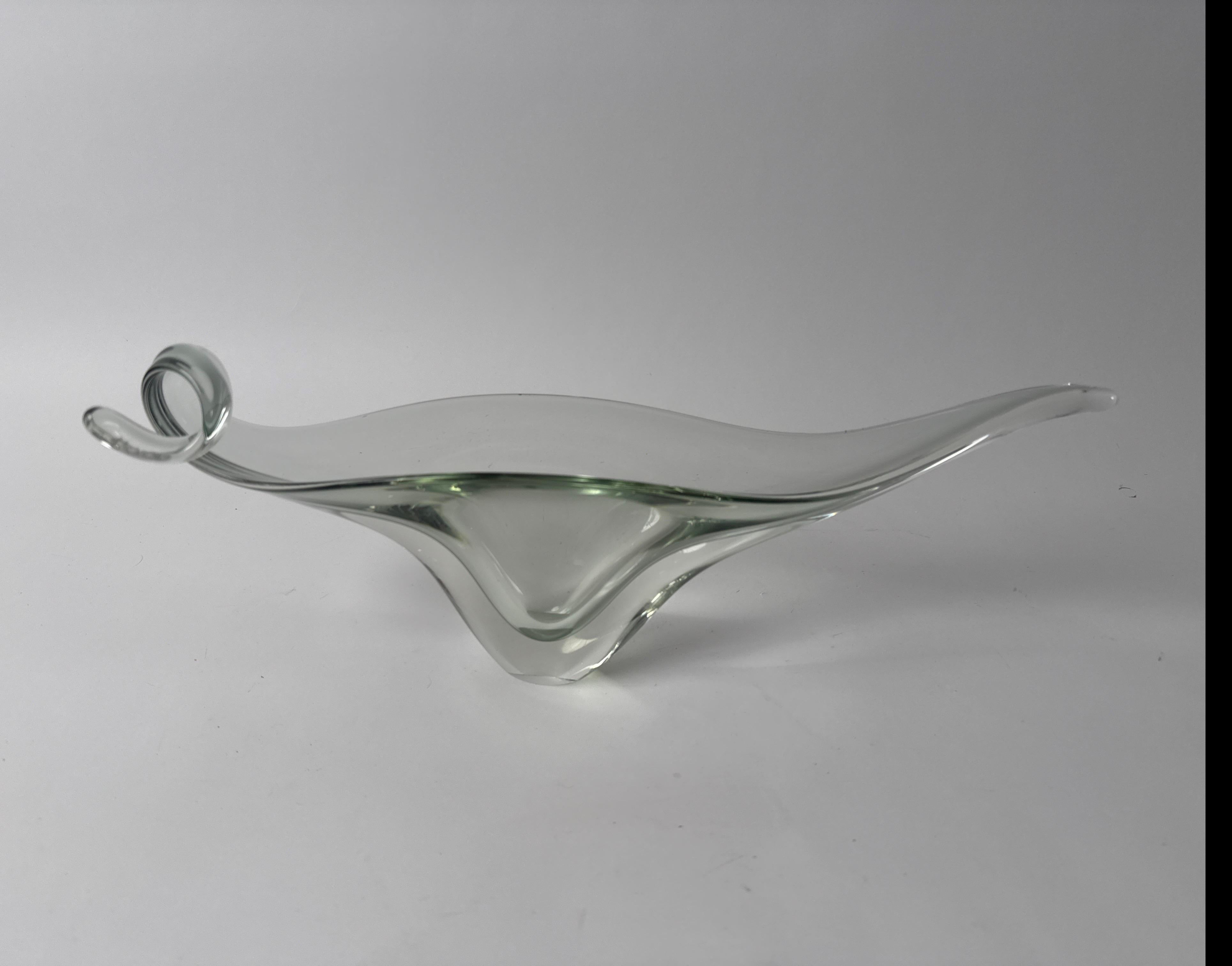 Murano Glass Bowl in the Shape of a Venetian Gondola, Italy 1960s In Excellent Condition For Sale In Hannover, DE