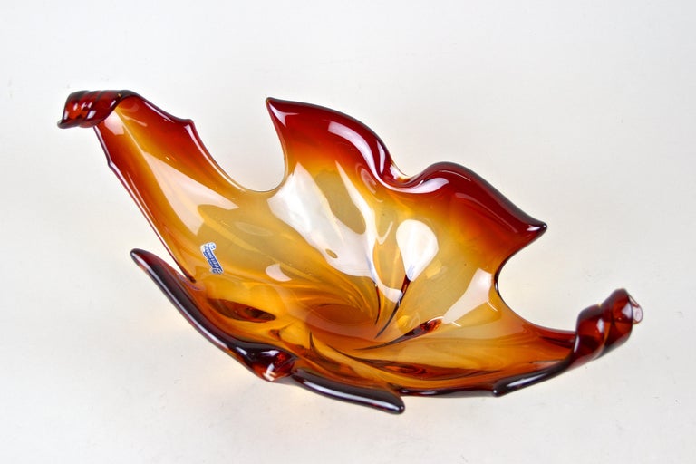 Murano Glass Bowl Red/Orange Mid-Century, Italy, circa 1960/70 For Sale 5