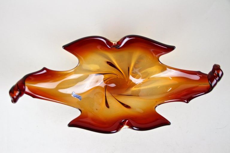 Mid-Century Modern Murano Glass Bowl Red/Orange Mid-Century, Italy, circa 1960/70 For Sale