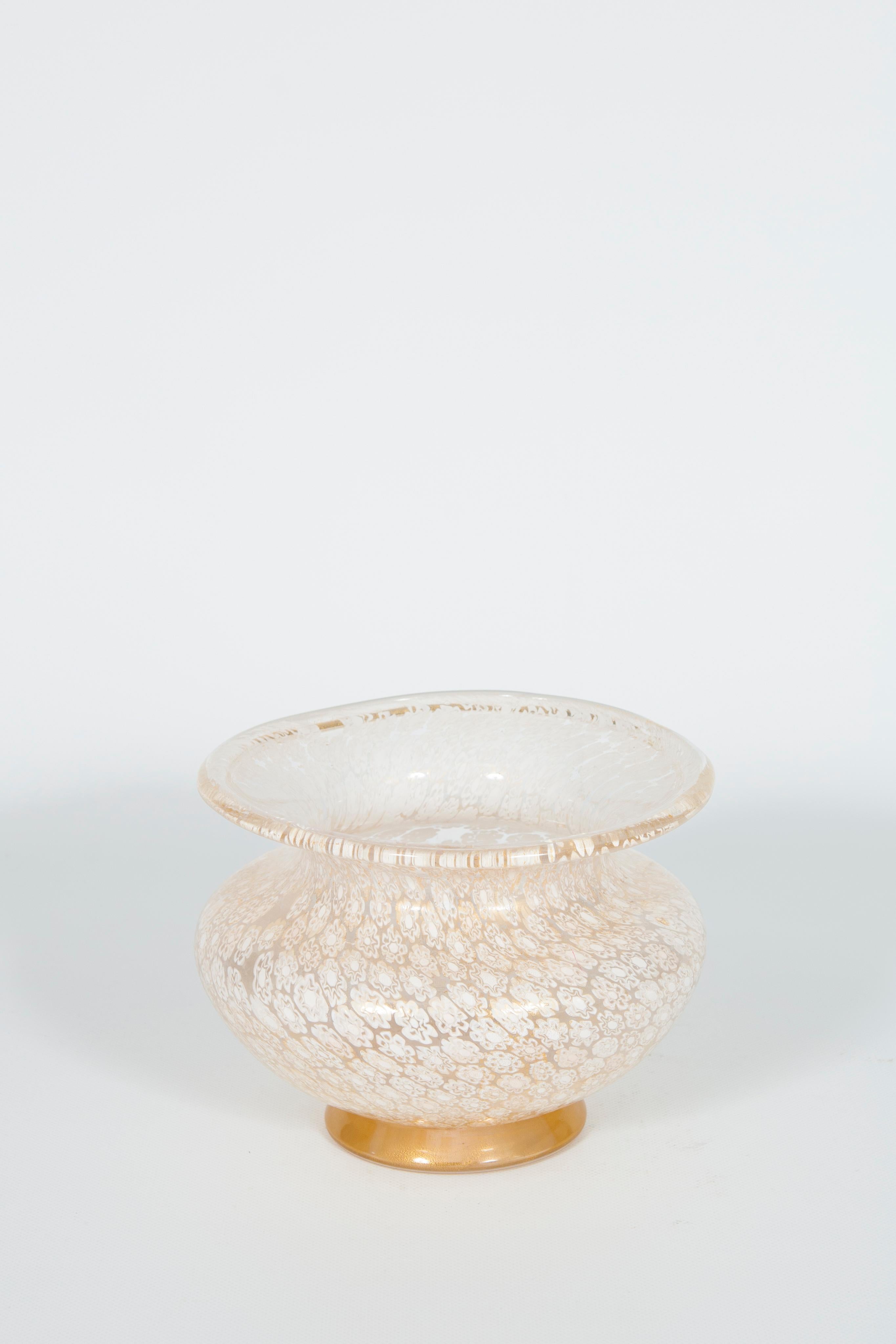 Moderne Bol en verre de Murano avec or 24 carats et murrine, attribué à Alberto Don en vente