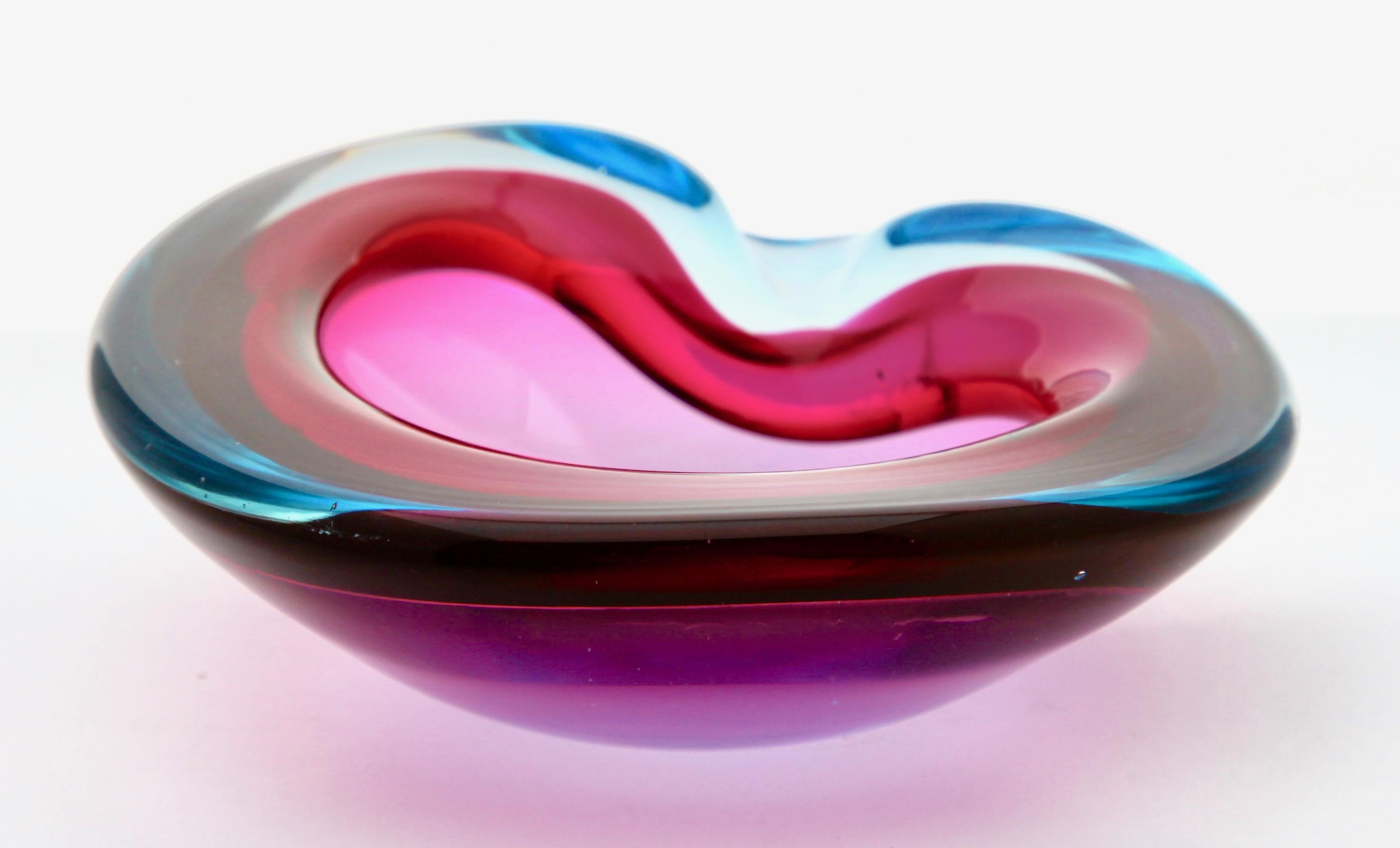 Mid-Century Modern Murano Glass Bowl with Four Lobes, Attributed to Flavio Poli for Seguso