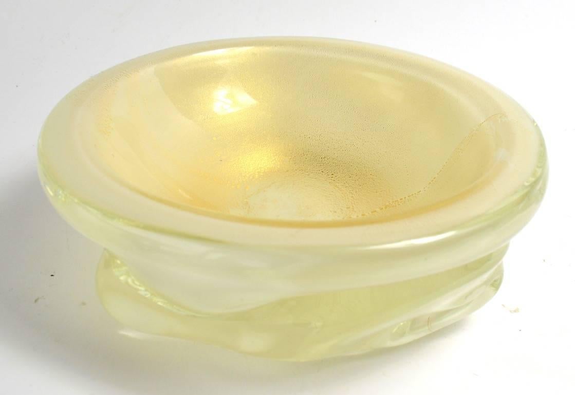 Italian Murano Glass Bowl with Gold Fleck Inclusions Attributed to Seguso For Sale