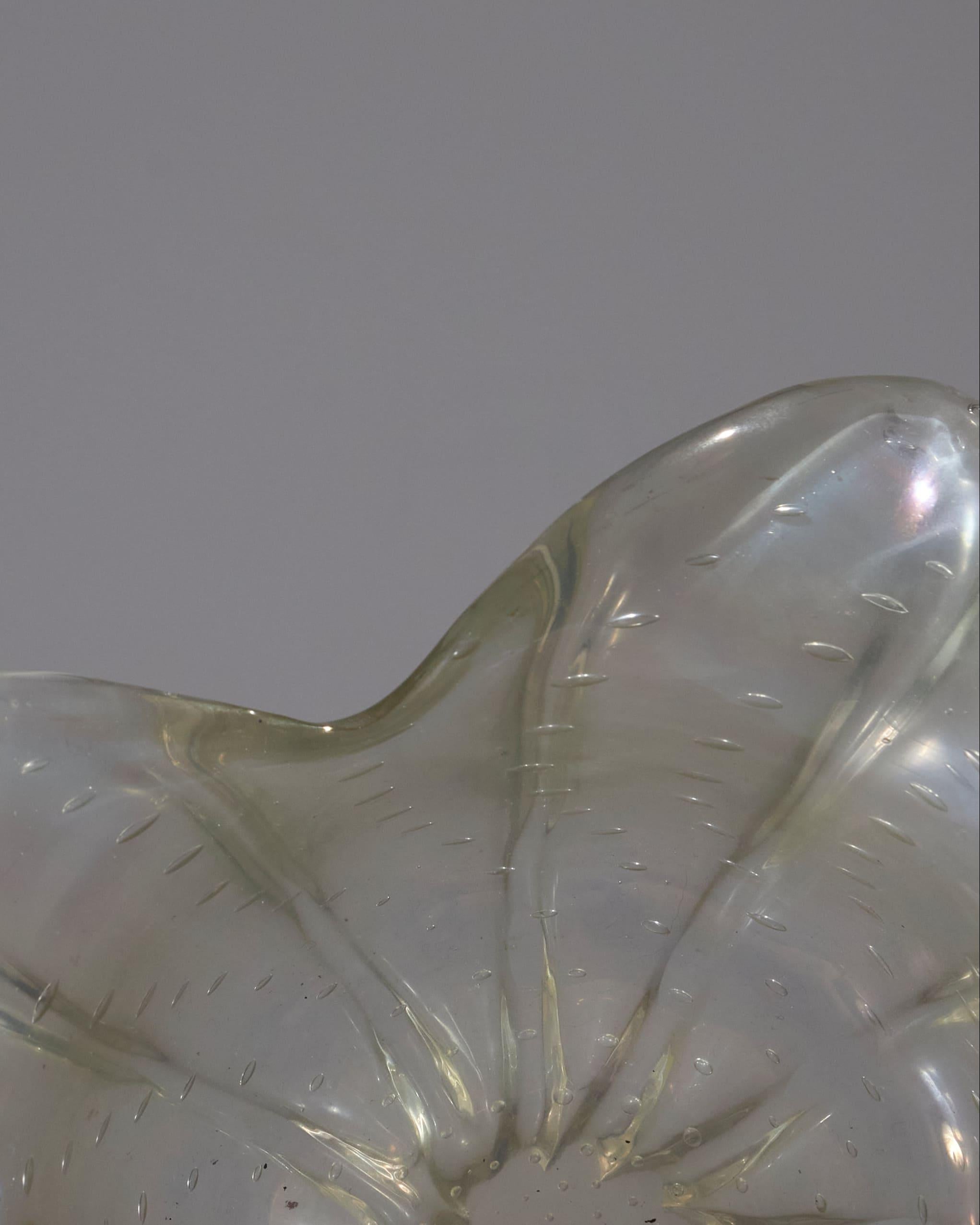 Murano-Glasschale mit Goldflecken, 1940er Jahre (20. Jahrhundert) im Angebot