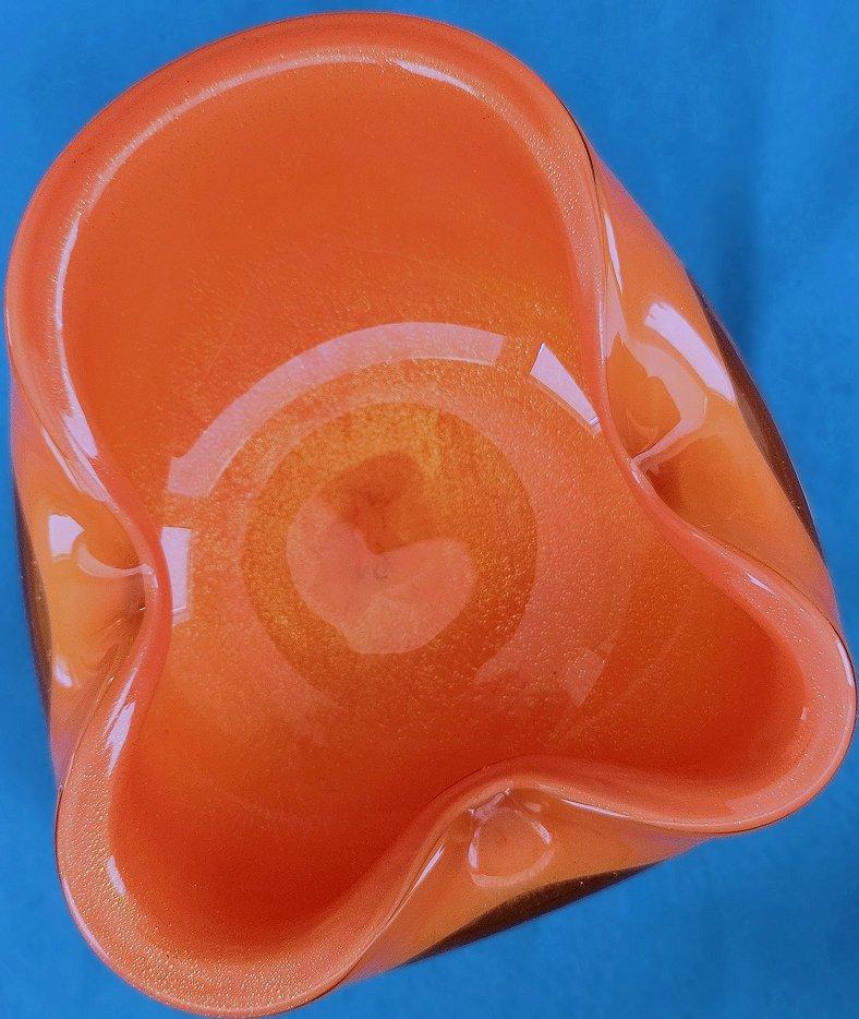 Mid-Century moderno VENDITA CHIUSA Ciotola in vetro di Murano, Arancione con polveri d'oro, Alfredo Barbini in vendita