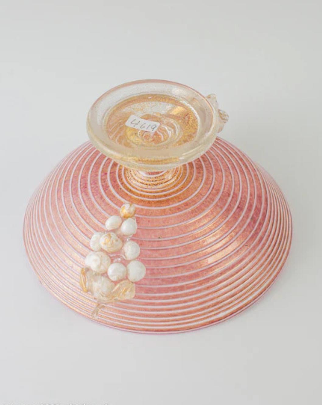 Ciotola in vetro di Murano con uva di Ercole Barovier&Toso, 1930 In condizioni buone in vendita a Zurich, CH