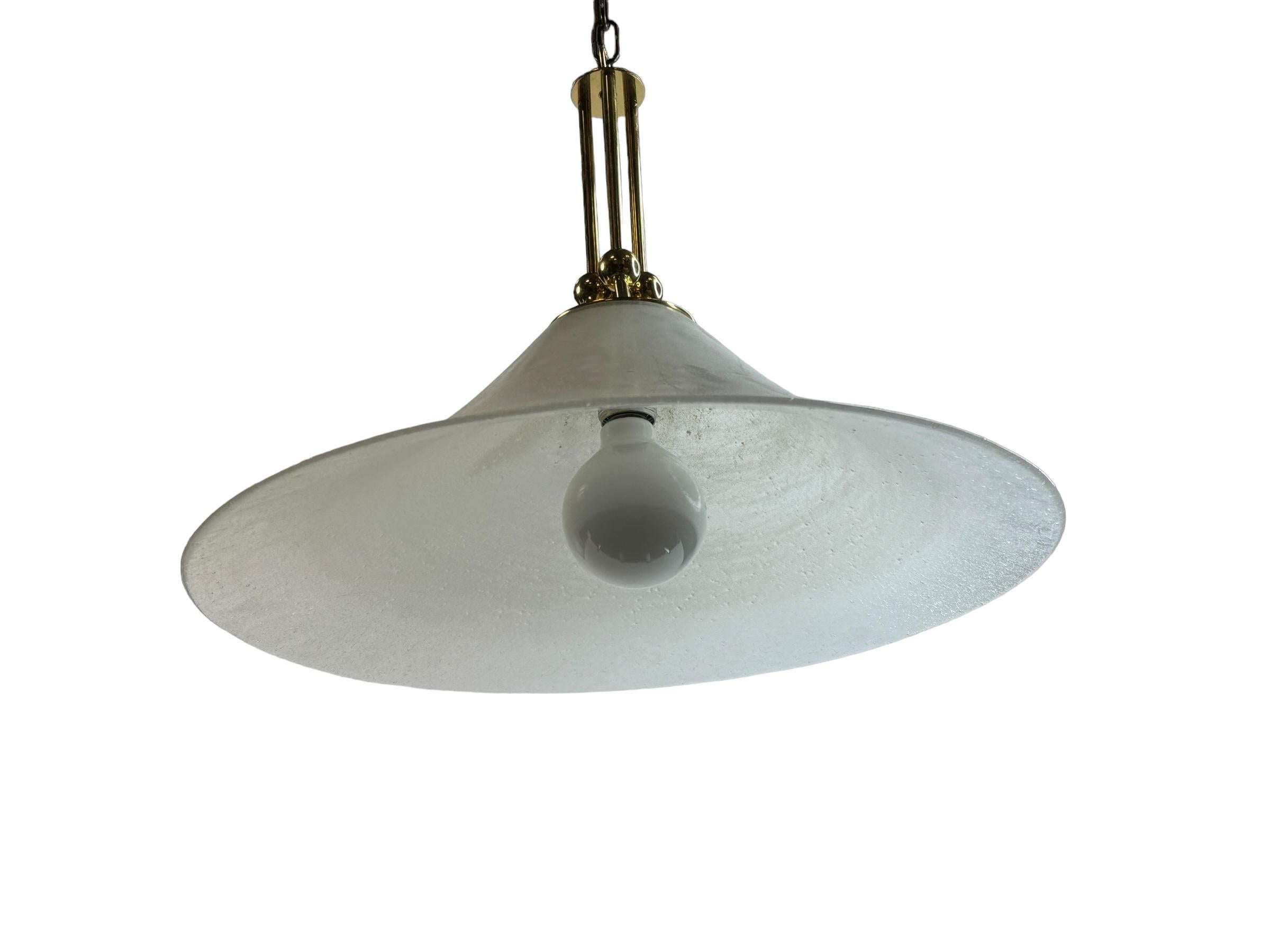 Metà XX secolo Lampada a sospensione in vetro di Murano e ottone, TZ Leuchten Germania 1960s in vendita
