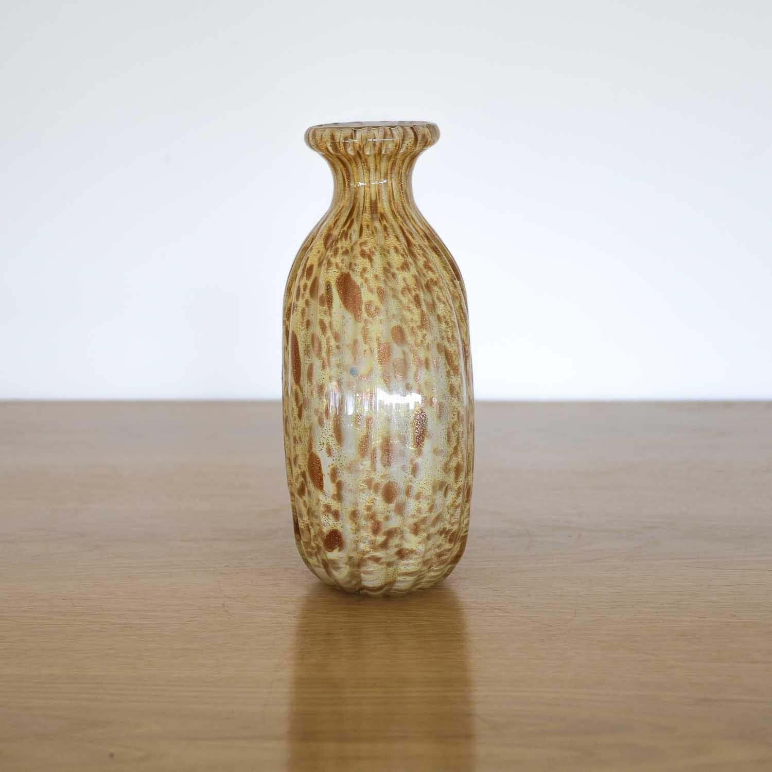 20ième siècle Vase à bourgeons en verre de Murano