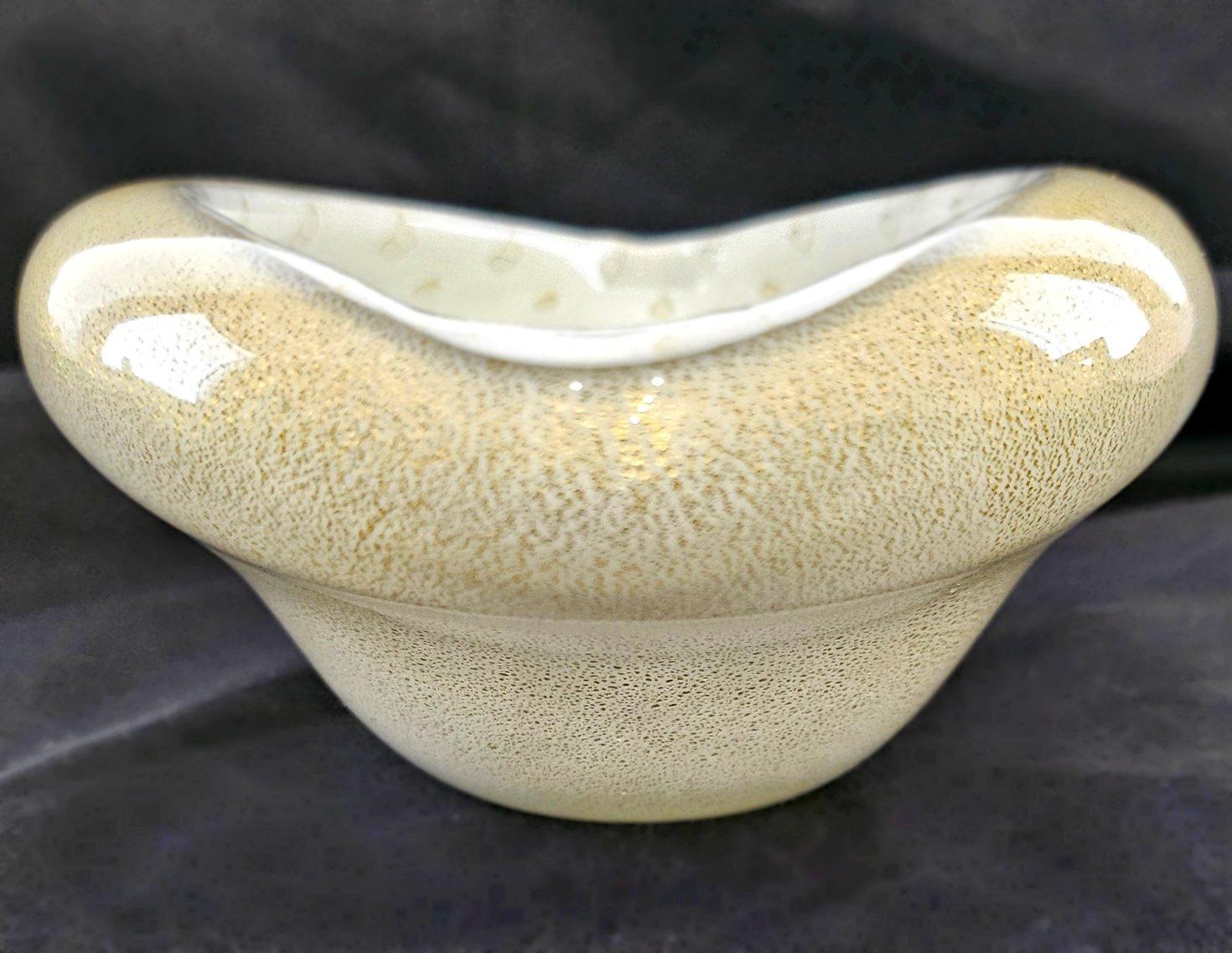 Murano Glass Bullicante Bowl with Generous Gold Polveri, Alfredo Barbini For Sale 5