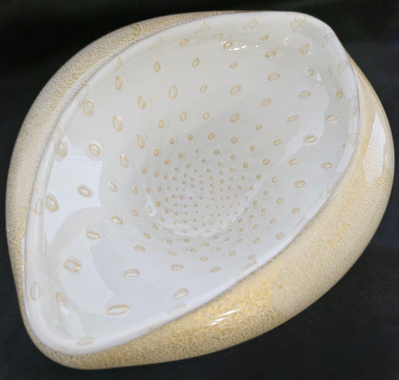 Other Murano Glass Bullicante Bowl with Generous Gold Polveri, Alfredo Barbini For Sale