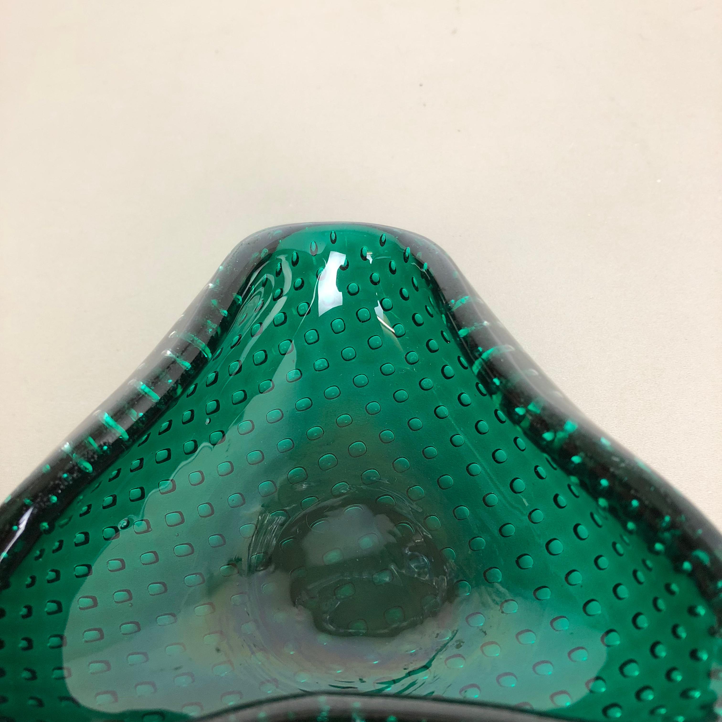 Cendrier en verre de Murano Bullicante « vert » avec éléments en coquille de bol Murano, Italie, 1970 en vente 3