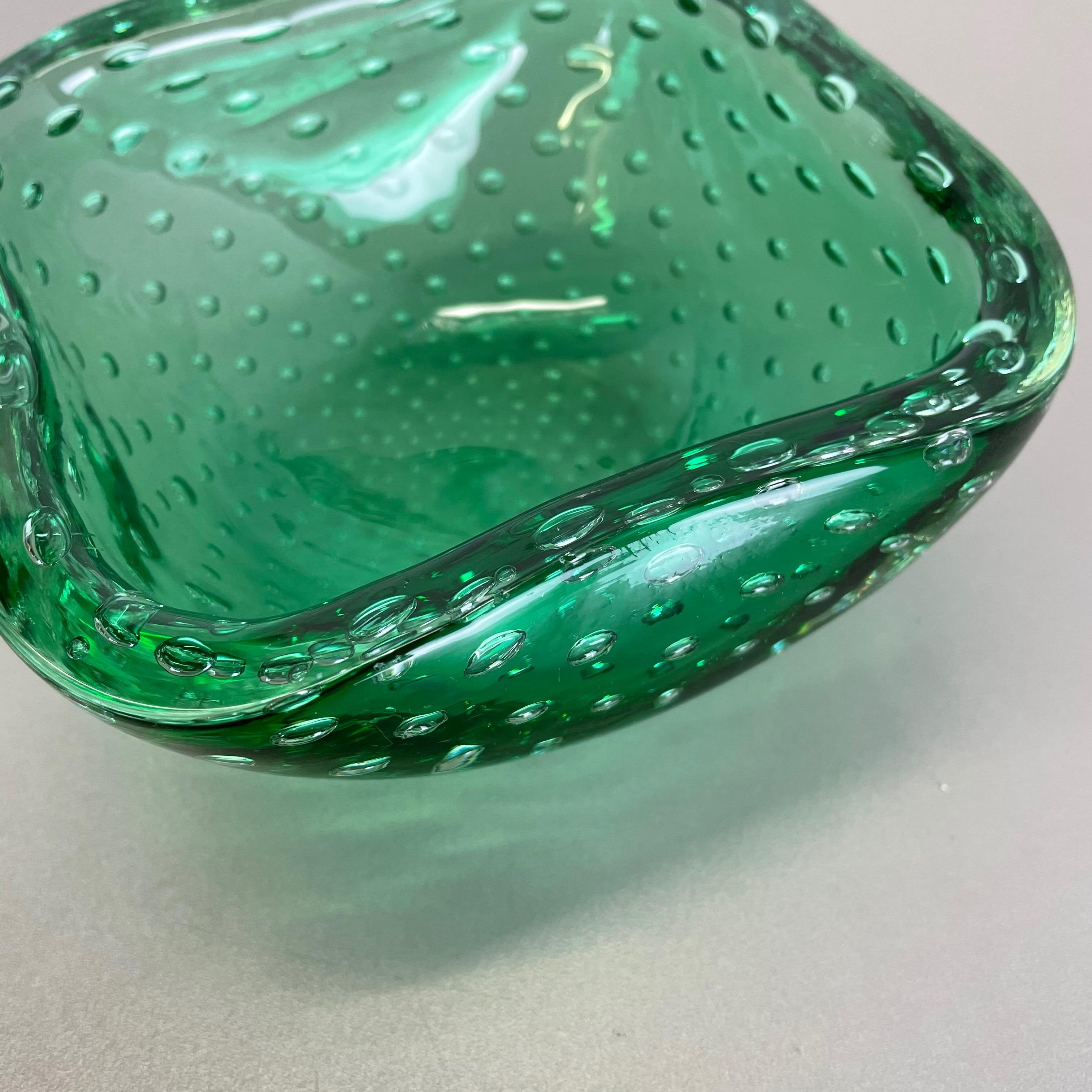 Cendrier en verre de Murano Bullicante « vert » avec éléments en coquille de bol Murano, Italie, 1970 en vente 2