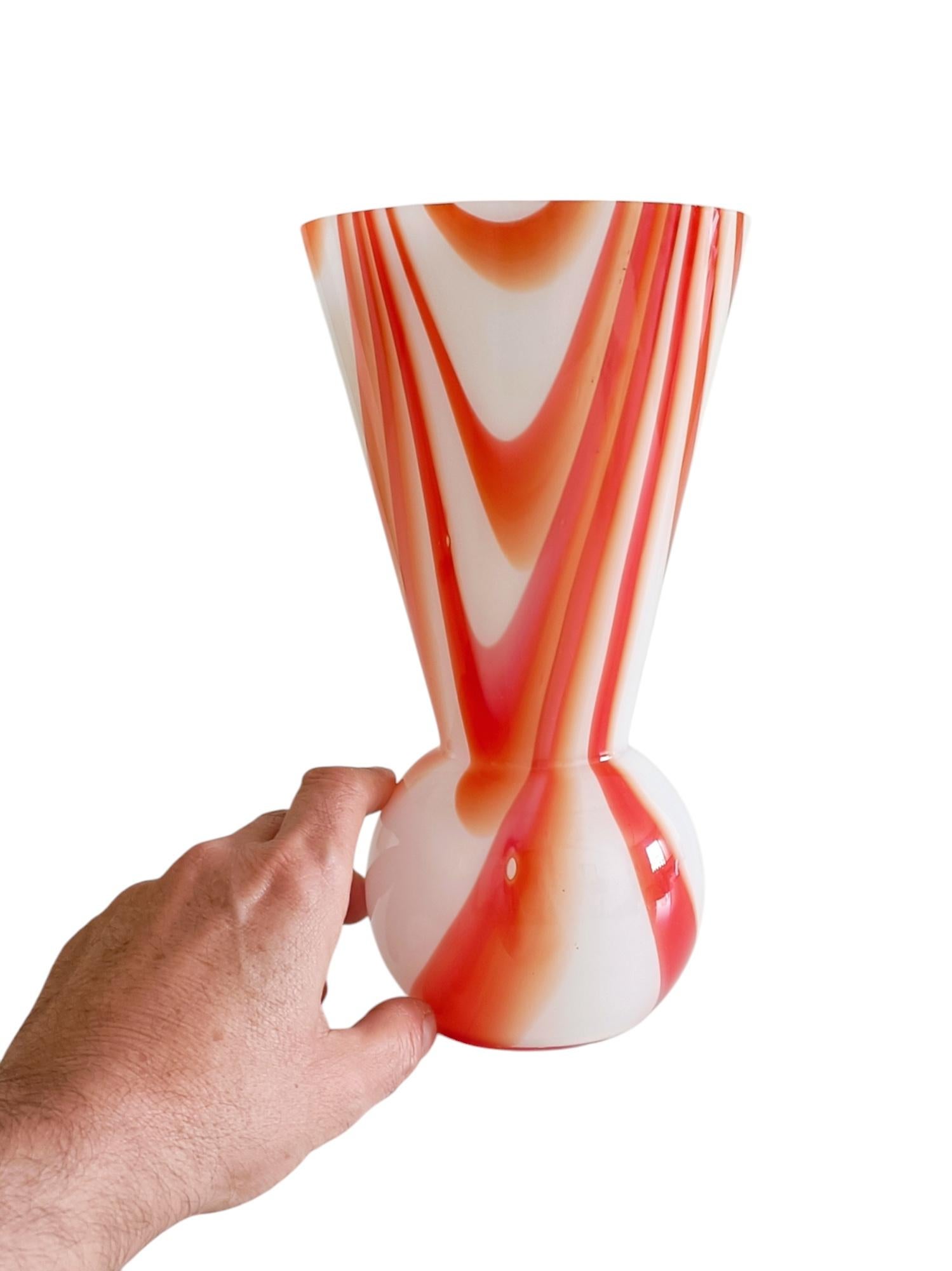 Murano Glass Carlo Moretti Marbled Decor Vase, Italy, 1960s In Excellent Condition For Sale In Valencia, VC