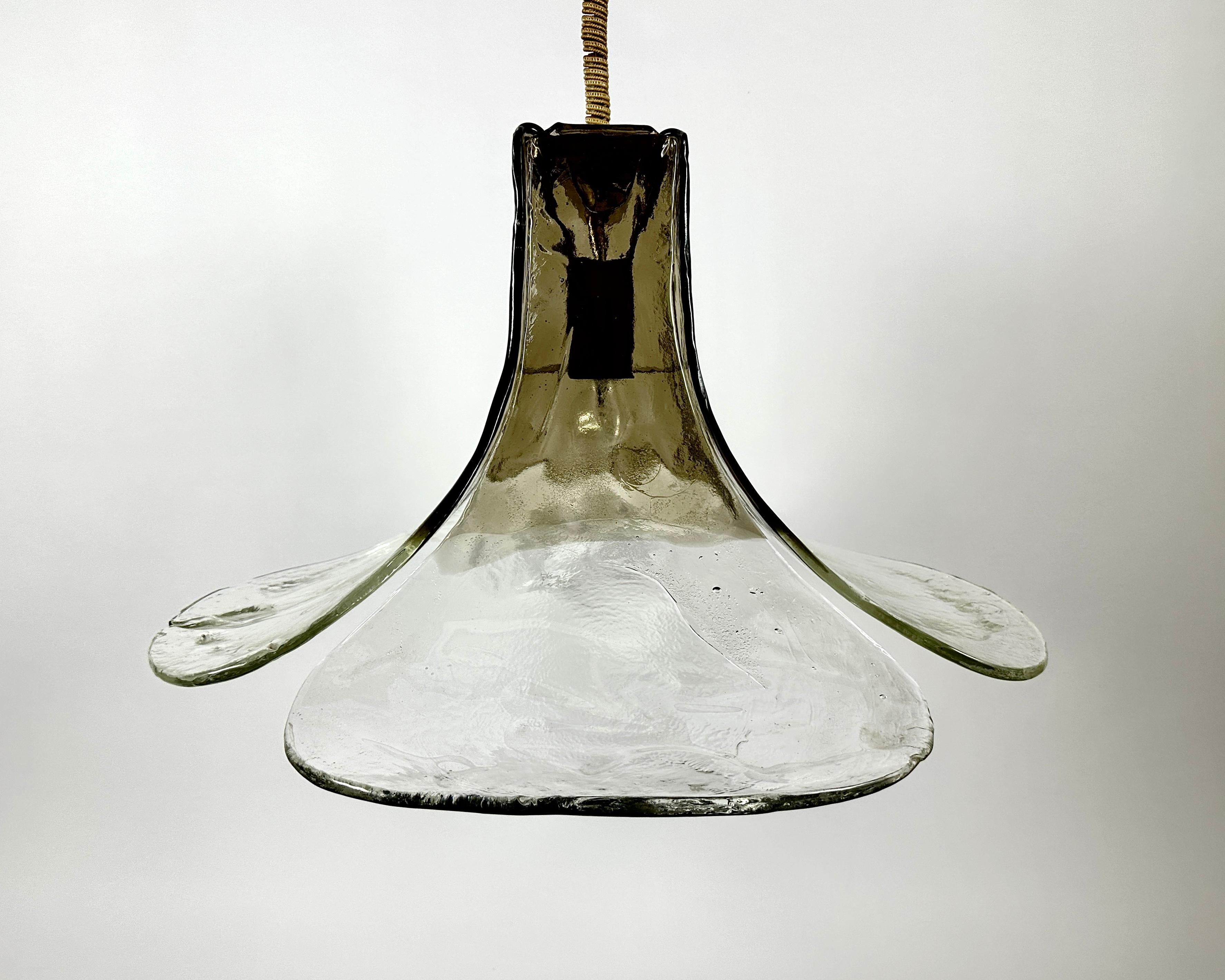 Murano Glas Deckenleuchte in Blumenform Mazzega by Carlo Nason Vier Blütenblätter (Mitte des 20. Jahrhunderts) im Angebot