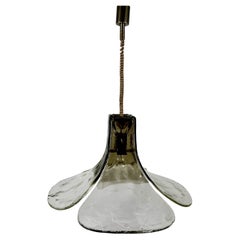 Plafonnier Mazzega en verre de Murano en forme de fleur par Carlo Nason à quatre pétales