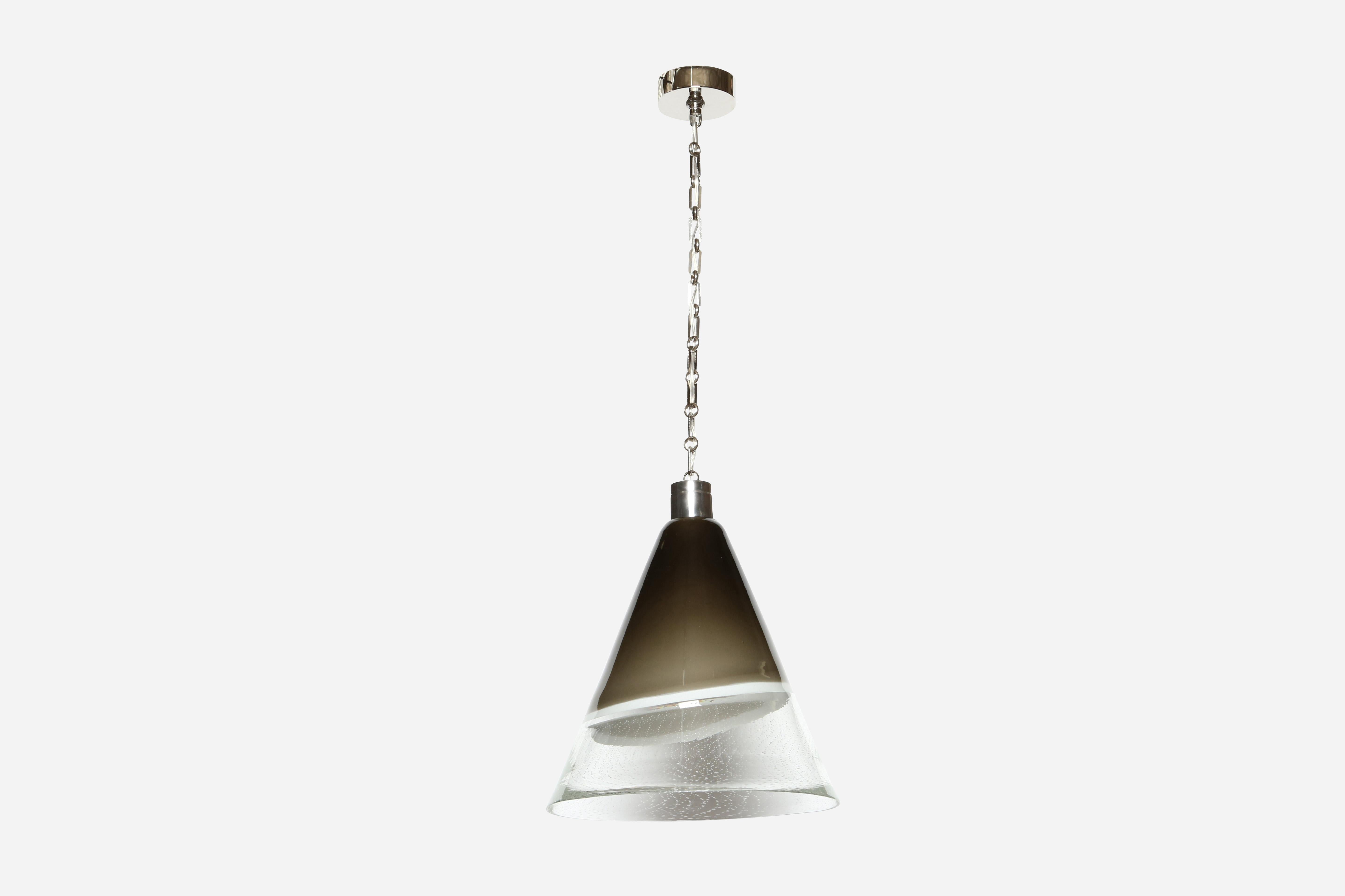 Murano glass ceiling pendant by Fratelli Toso for Leucos.
Murano glass, nickel plated deco chain.
Designed and made in Italy, 1970s.
Rewired for US.
Height is adjustable. Can be made shorter or longer.
Body of the pendant is 19 inches tall.
FREE US