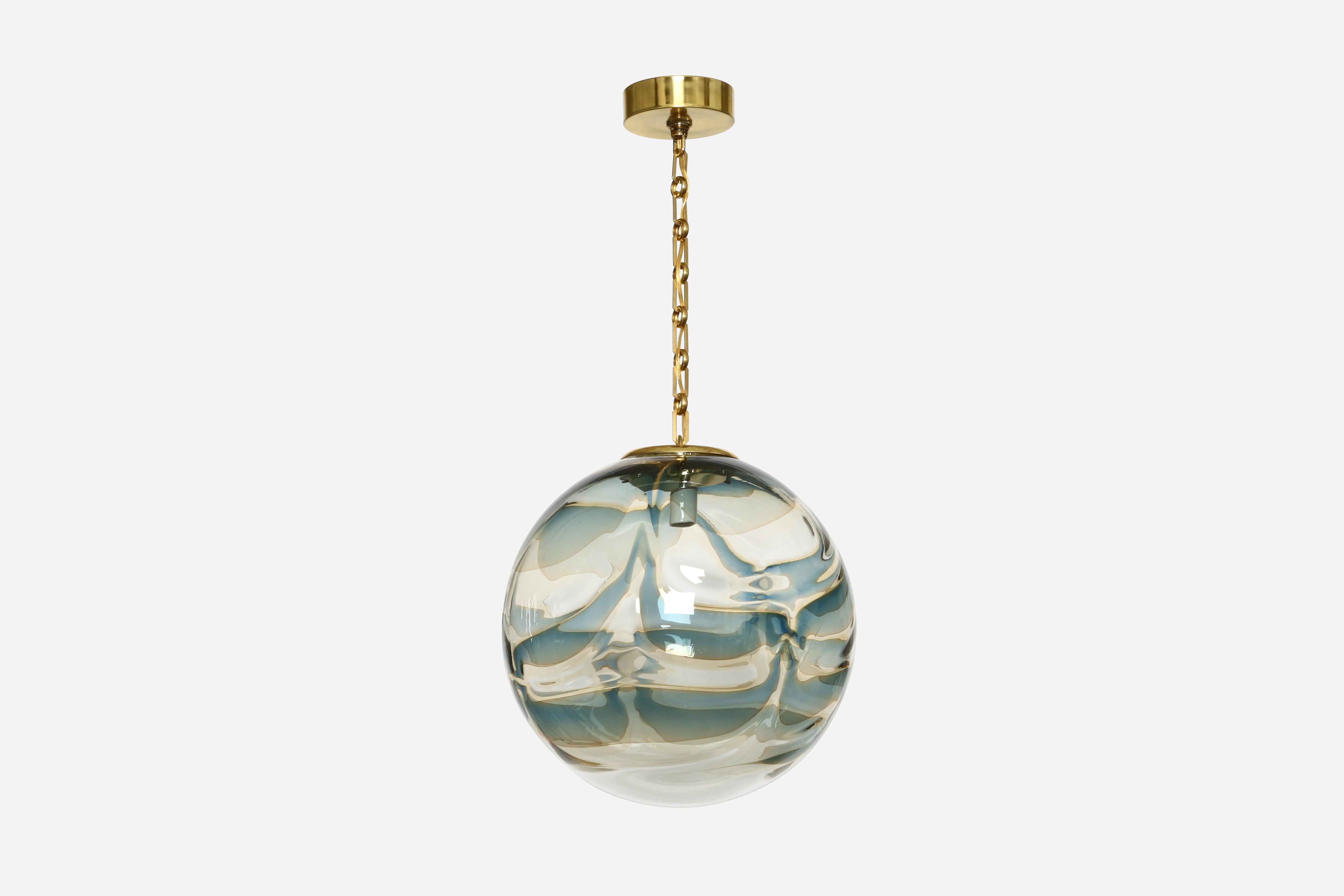 Murano glass ceiling pendant.
Italy 1960s
Handblown glass, brass.